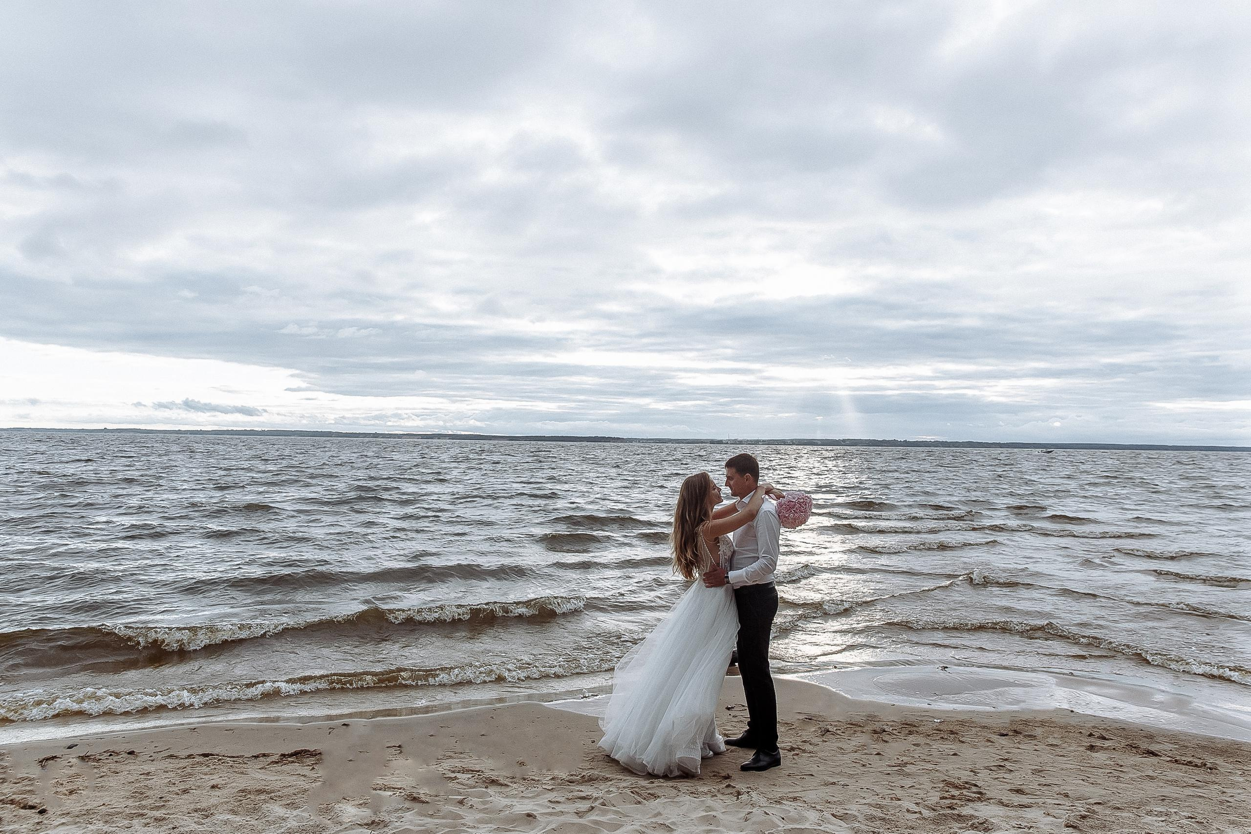 Свадебное love story на горе-море. Свадебный и портретный фотограф в Нижнем Новгороде и Нижегородской обл