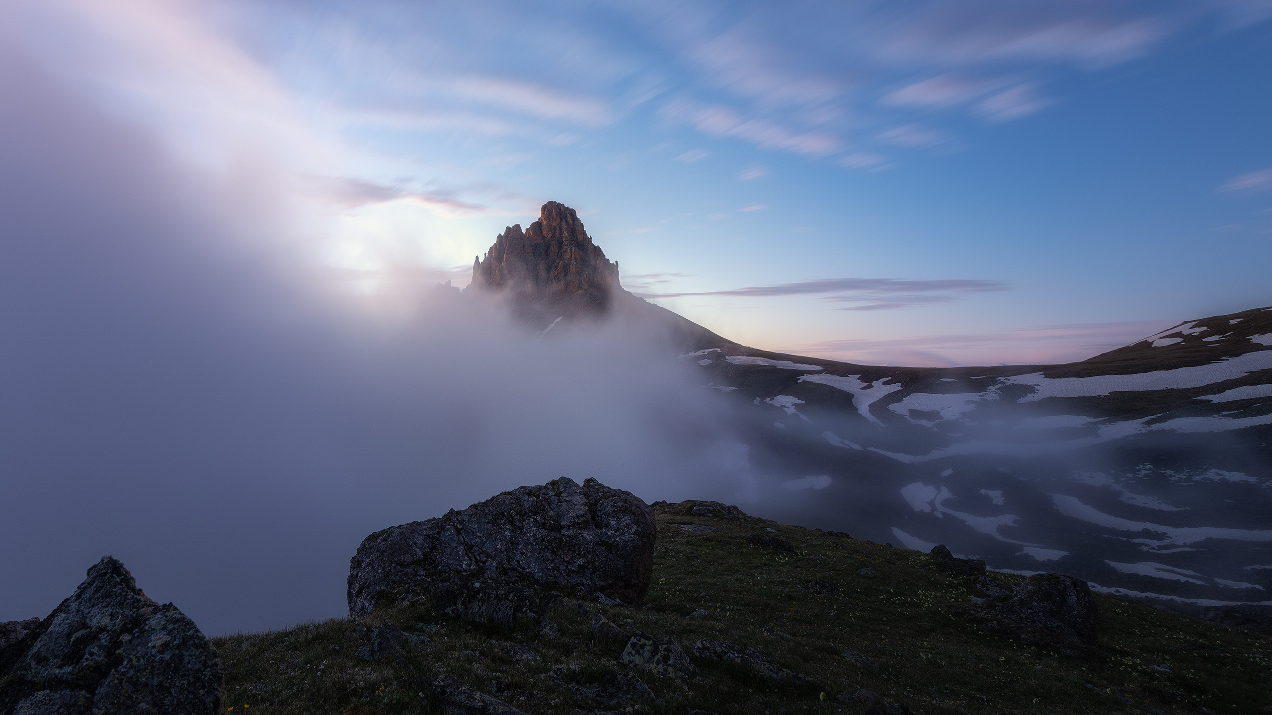 Рассвет в горах Северной Осетии, гора Салдарихох 3167 м