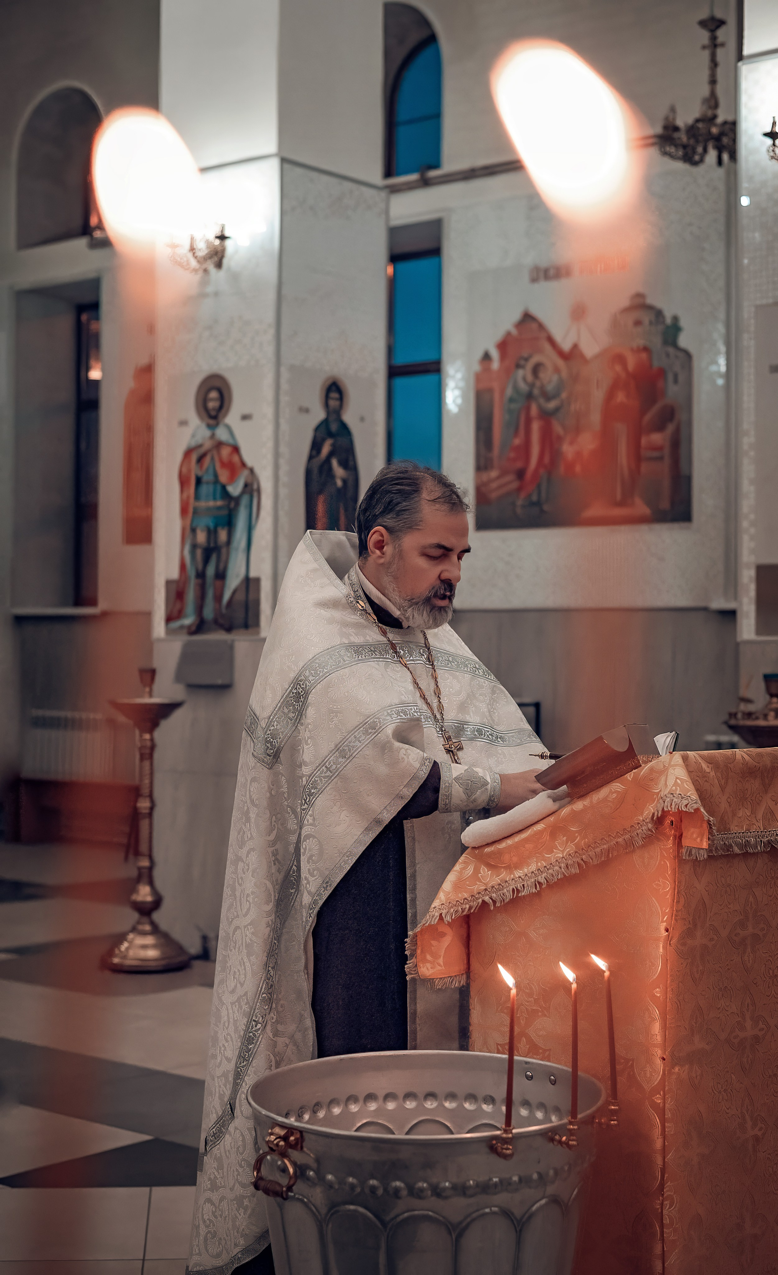 Крещение Максима в храме Феодора Тирона. Фотографы крещения/венчания  Красноярск Татьяна и Вячеслав Переваловы