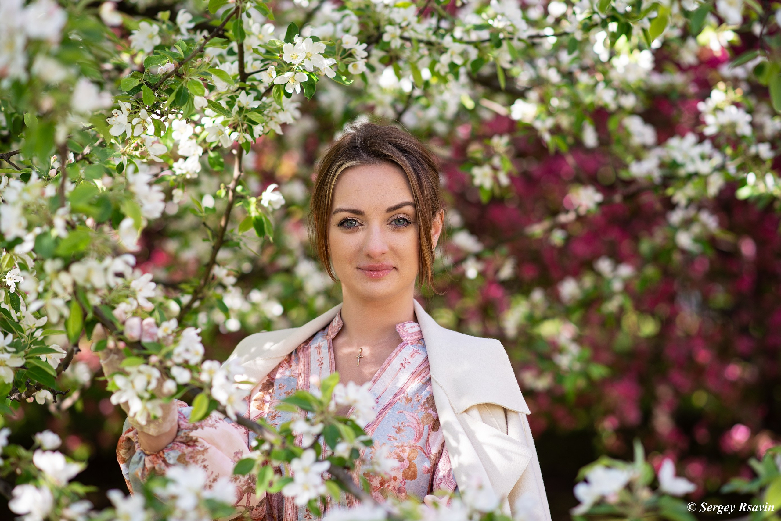 В яблоневом саду. Фотограф в Москве Сергей Рсавин