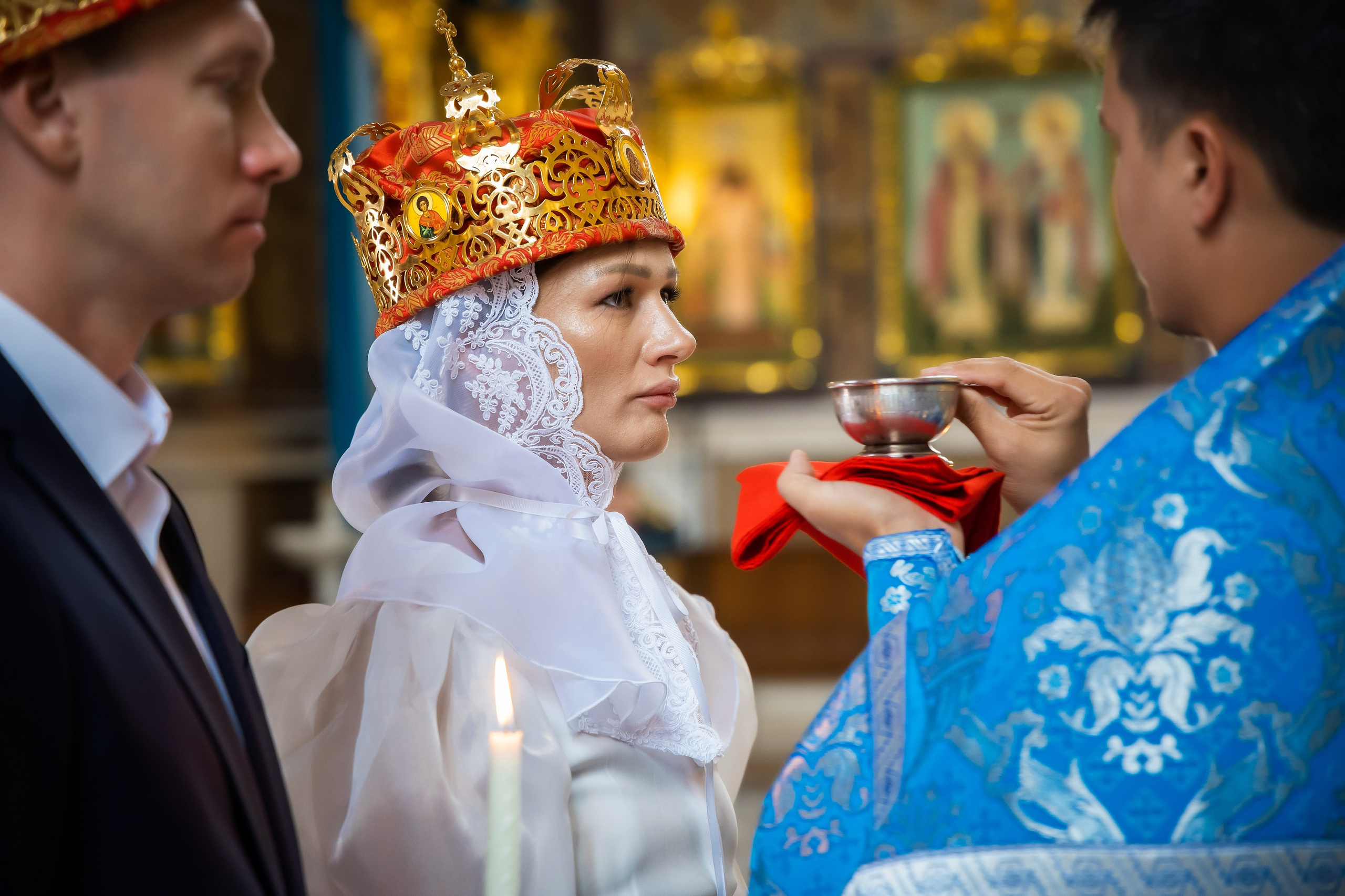 В Храме. Семейный и Свадебный фотограф в Астане Александр Астапов