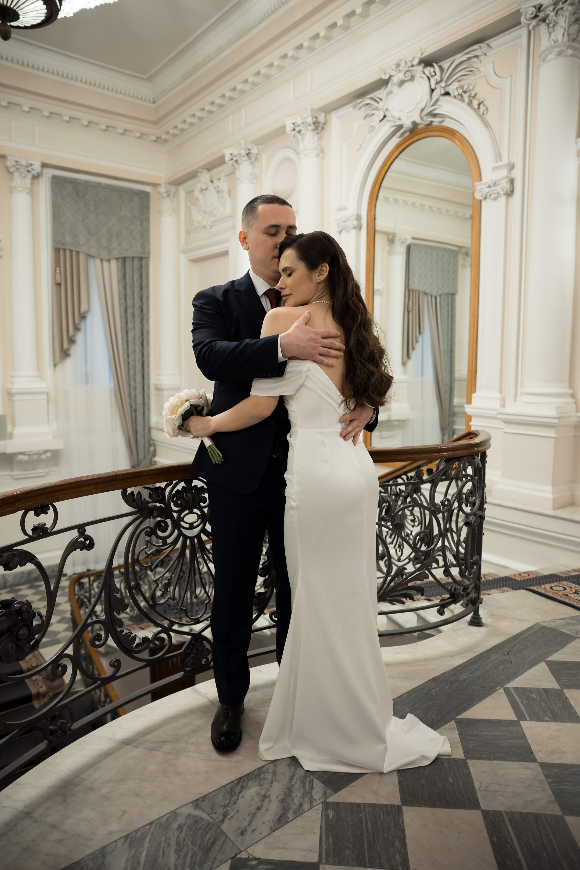 Свадебная фотосессия на Фурштатской. Свадебный фотограф Игорь Брундасов 8PHOTO на свадьбу венчание загс СПб