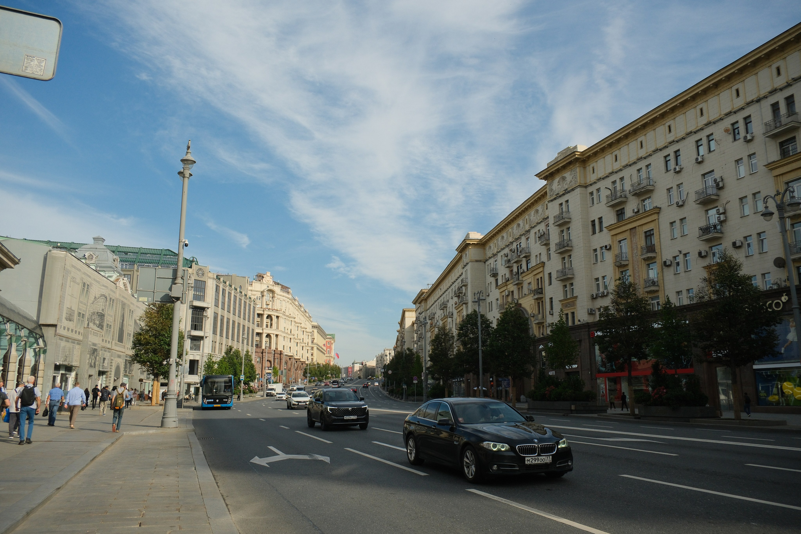Улица, люди, жизнь…
