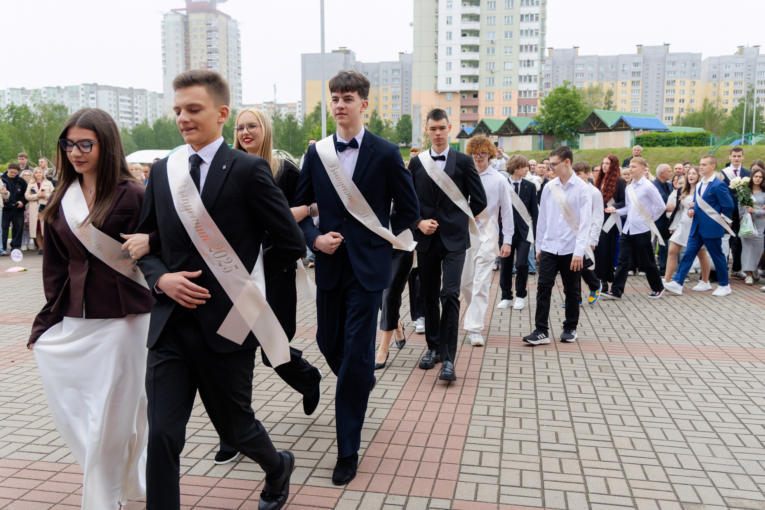 Последний звонок 2025 в Минске. Свадебный фотограф в Минске/Беларуси Сергей Спиридонов