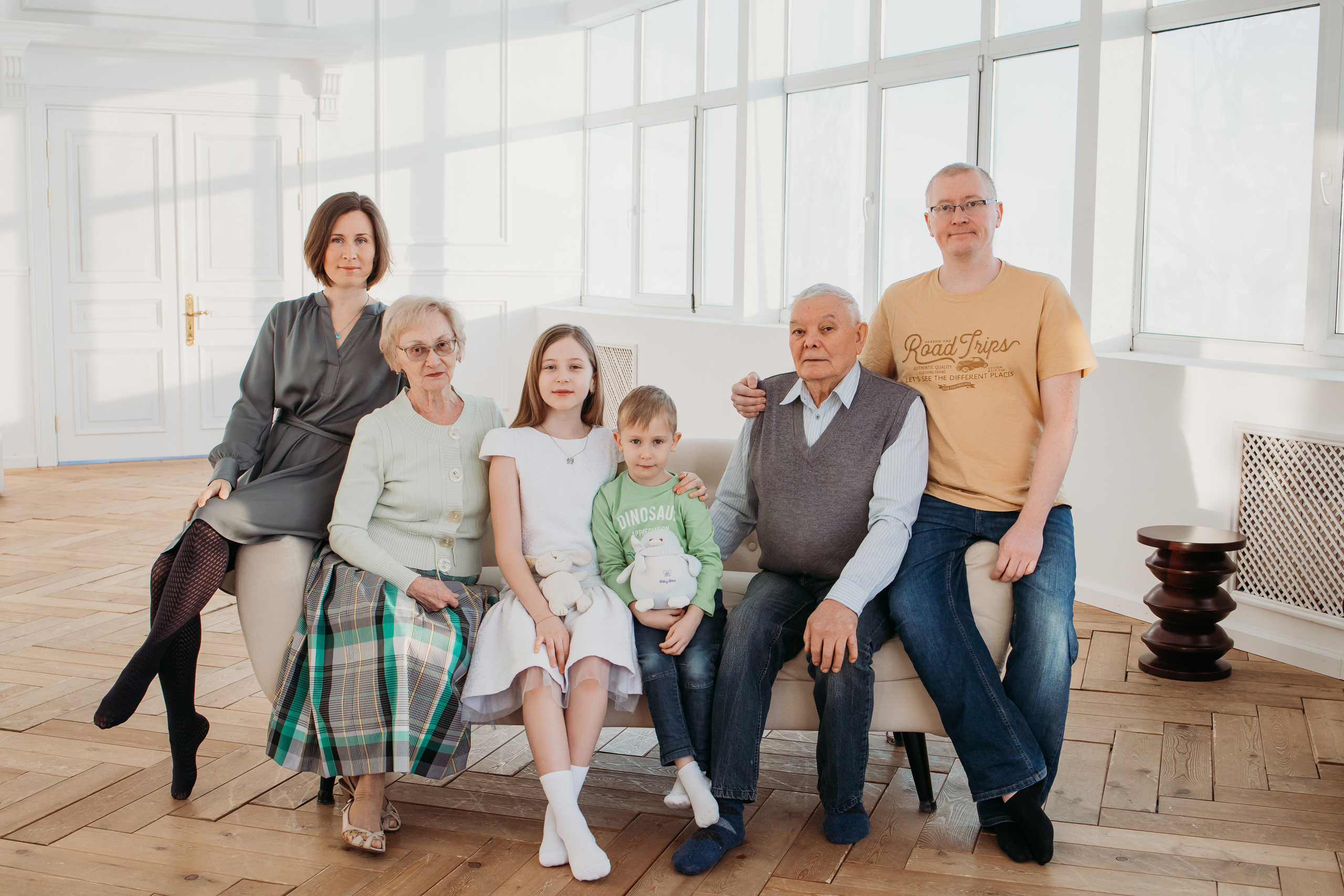 Семейная съемка в студии. Фотограф Людмила Смирнова. Фотокниги. Косулино. Екатеринбург