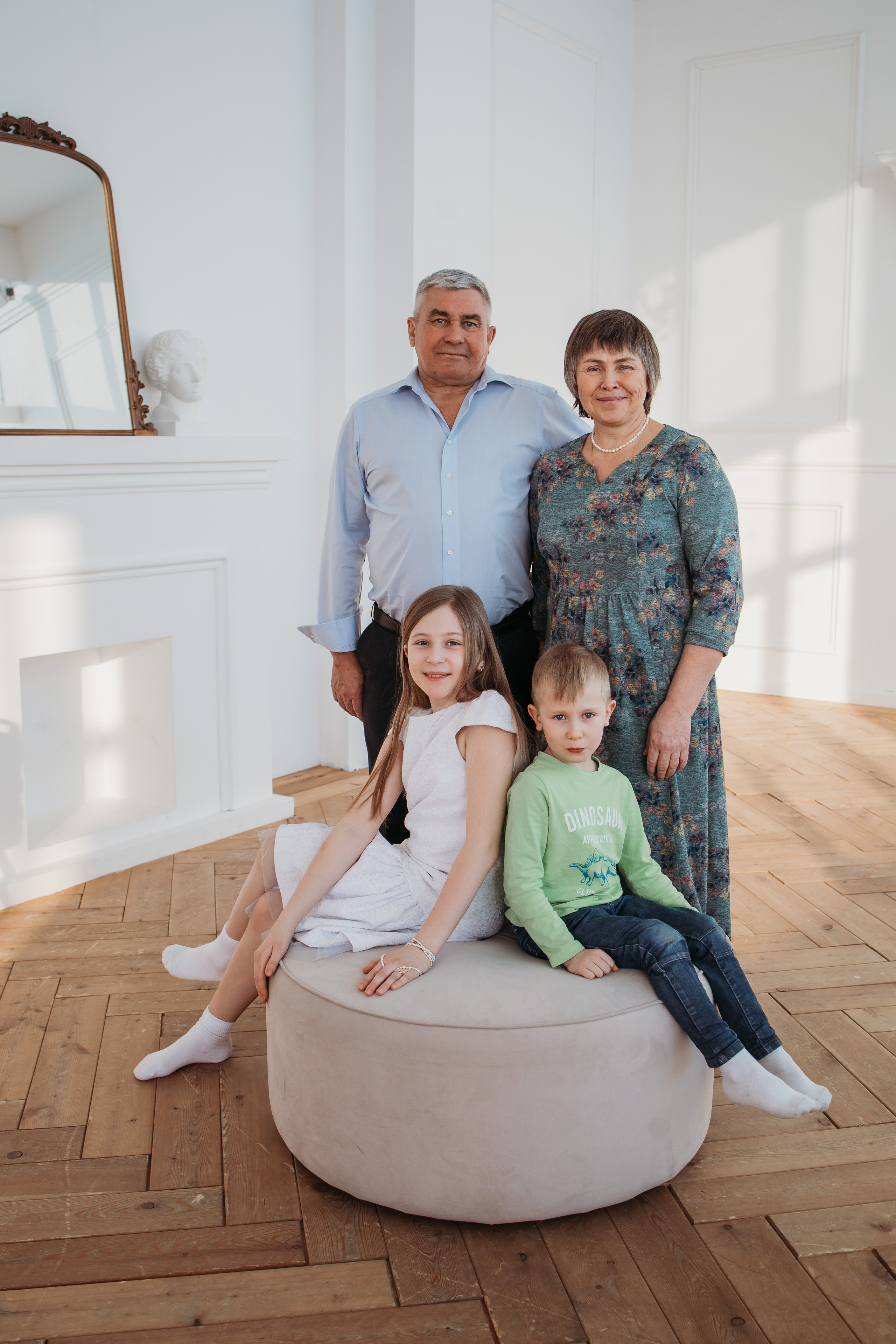 Семейная съемка в студии. Фотограф Людмила Смирнова. Фотокниги. Косулино. Екатеринбург