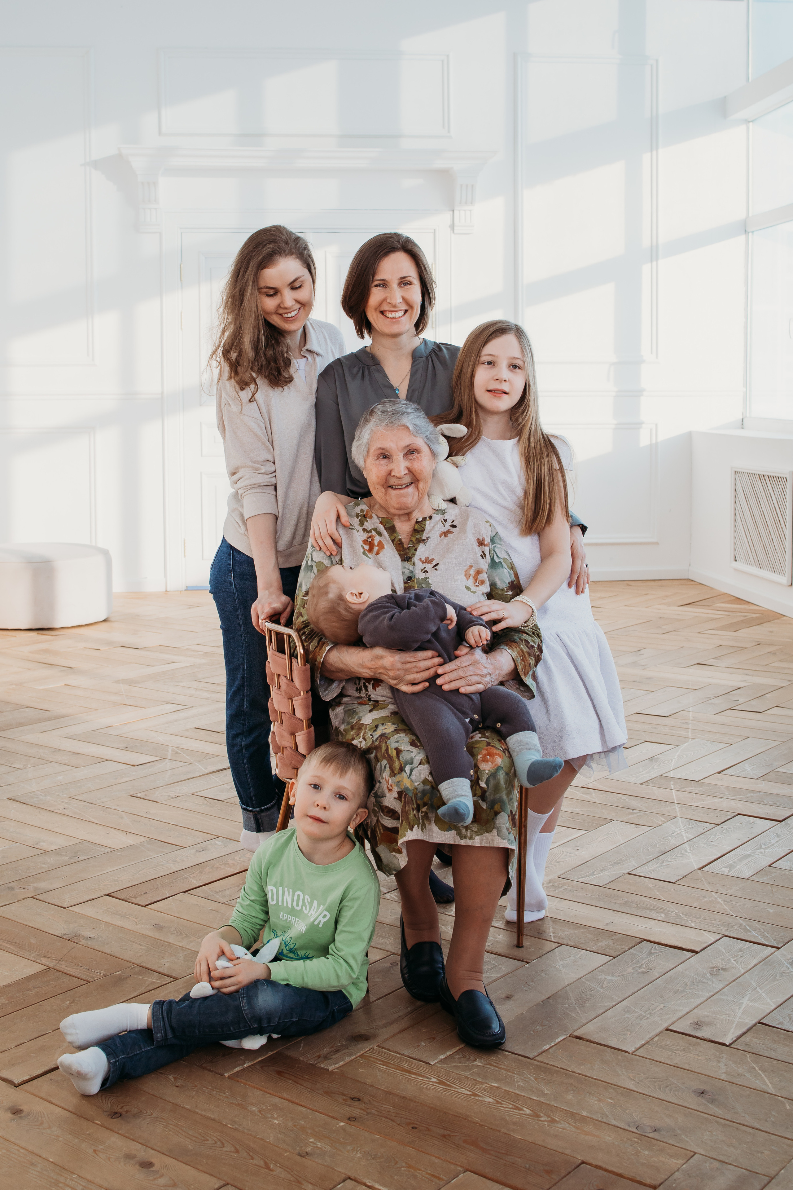 Семейная съемка в студии. Фотограф Людмила Смирнова. Фотокниги. Косулино. Екатеринбург