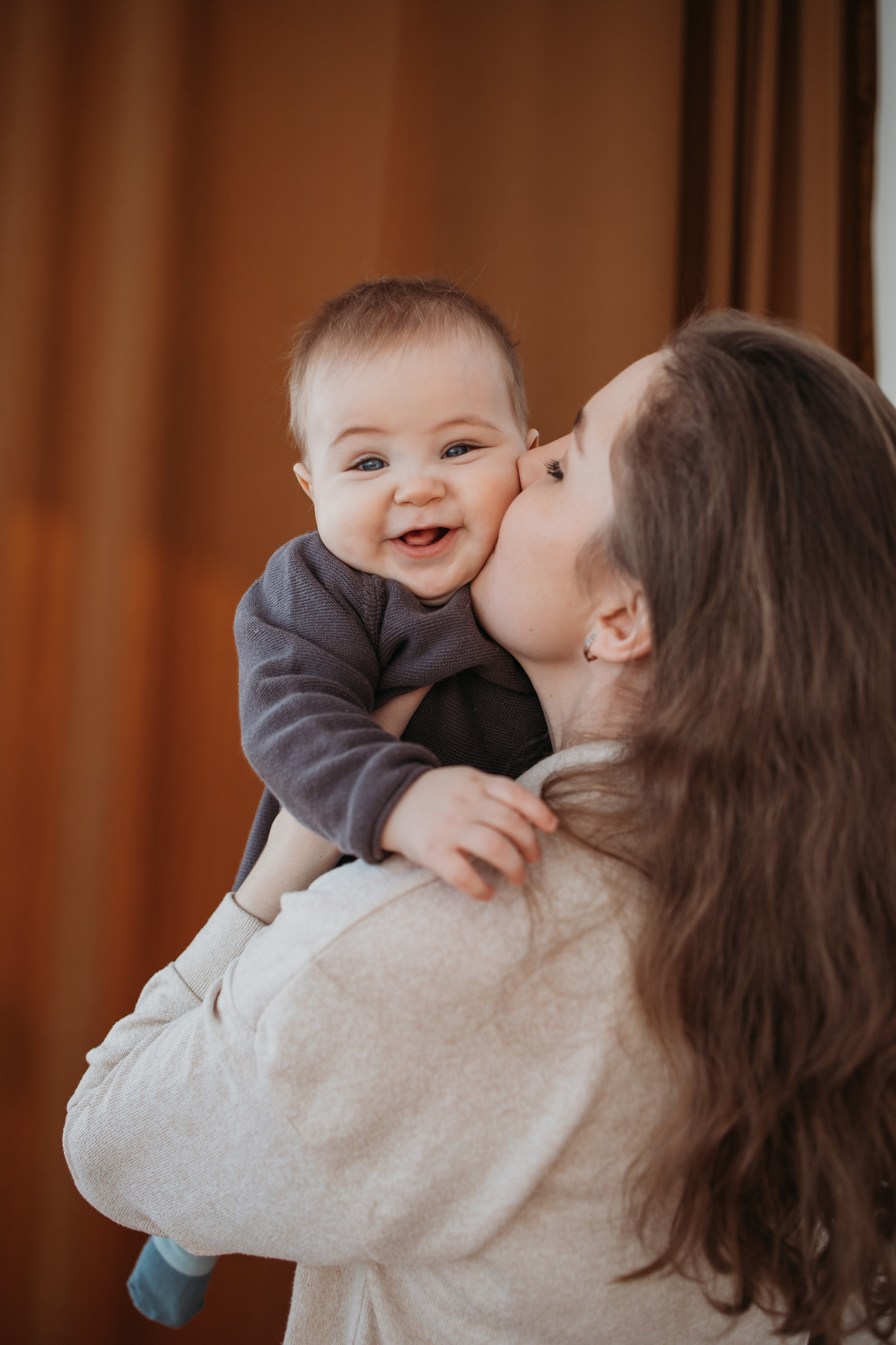 Семейная съемка в студии. Фотограф Людмила Смирнова. Фотокниги. Косулино. Екатеринбург