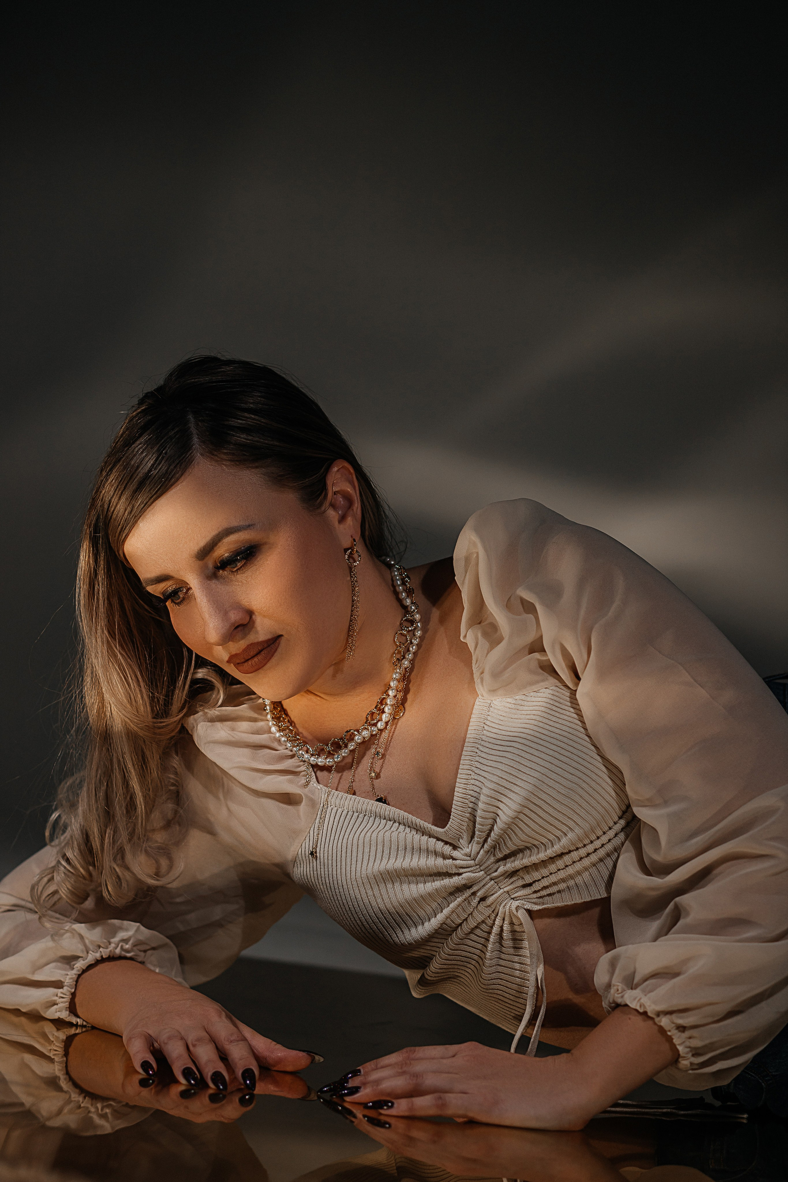 Женский портрет. женская фотосессия в иркутске. студийная фотосессия иркутск. Фотограф. женский фотограф. Фотографирую девушек в студии. фотосессия с масками ГОБО