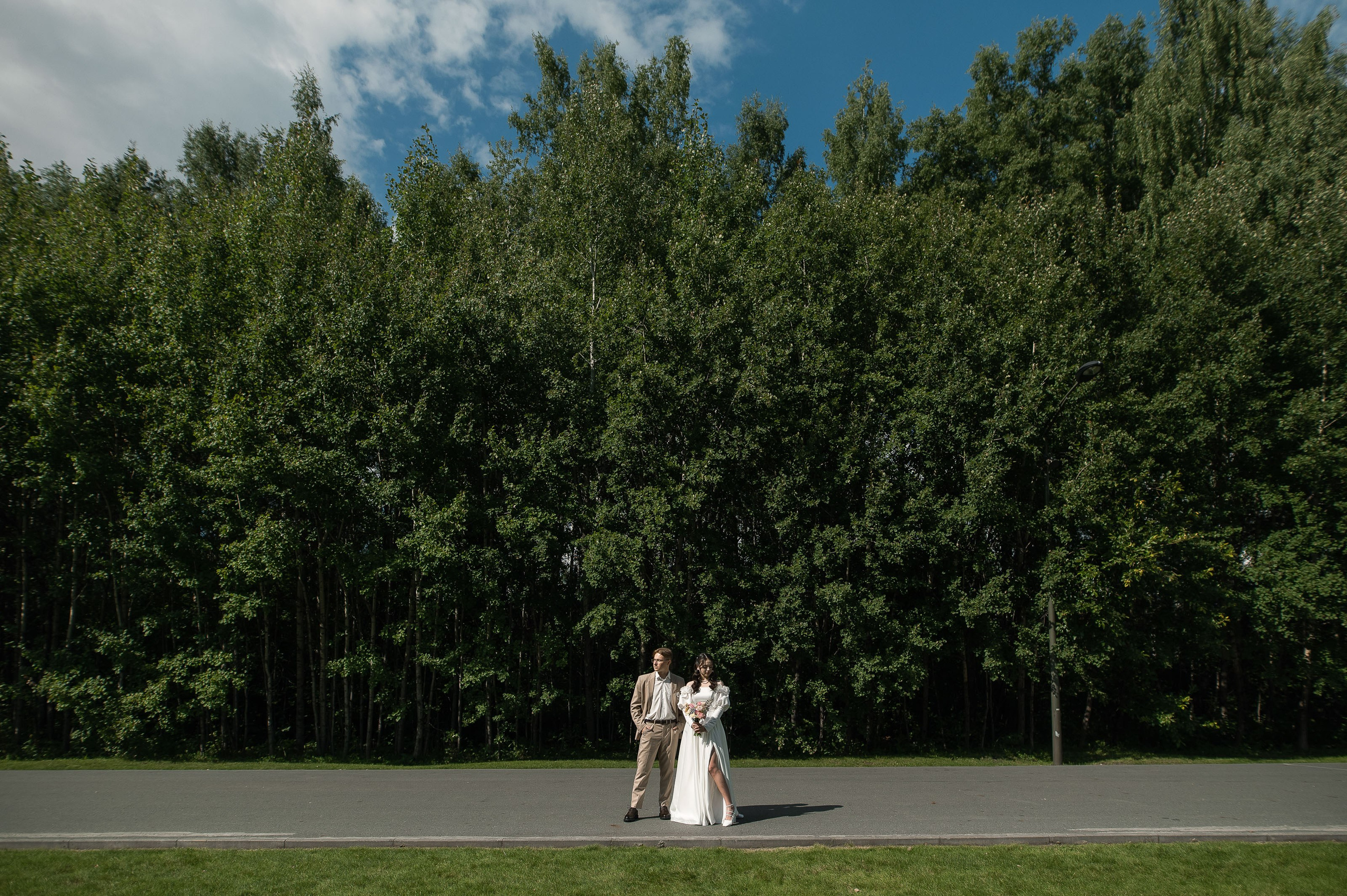 Одним солнечным днем на берегу реки. Евгений Нисковских — свадебный и репортажный фотограф в Тюмени