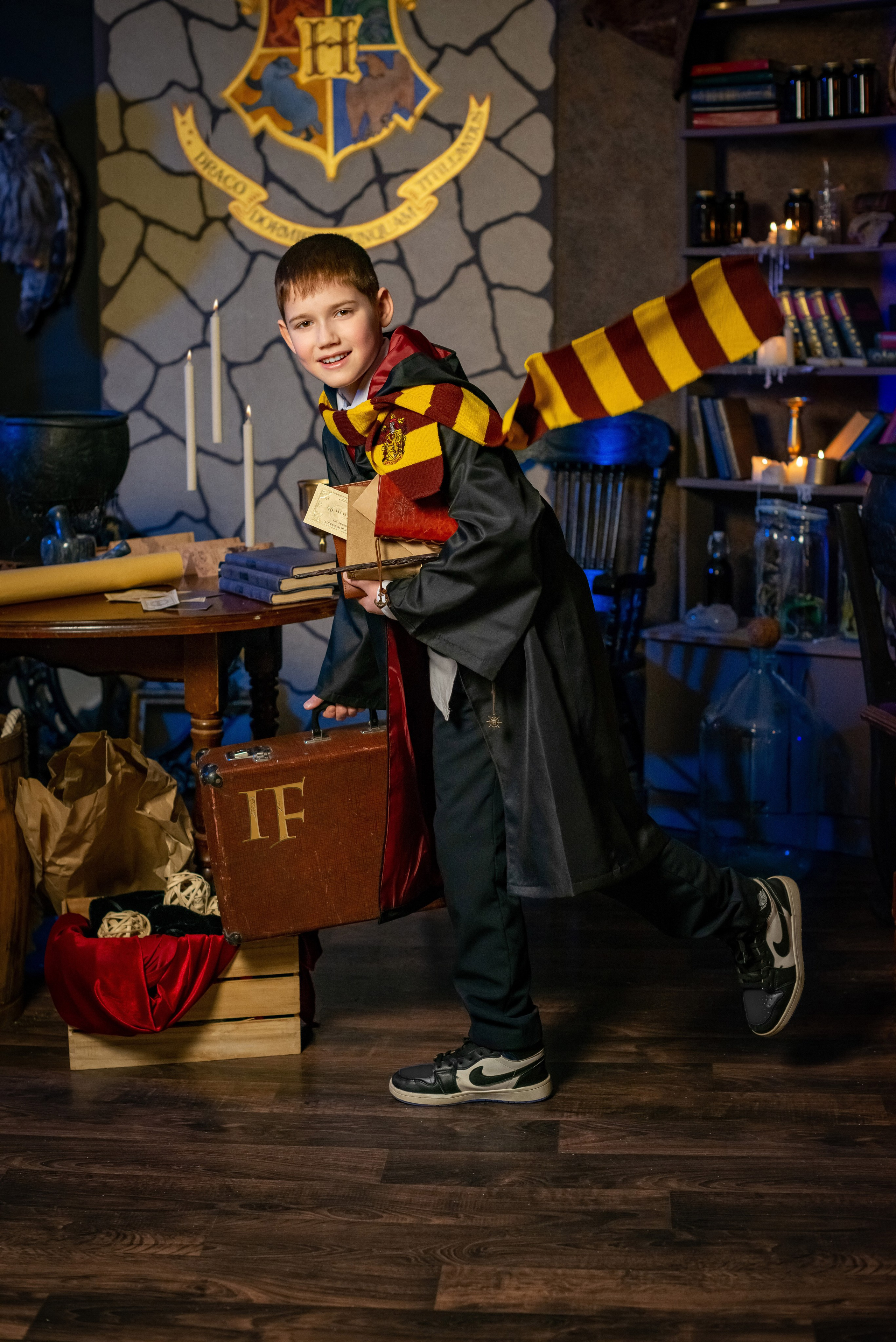 Хогвартс. Татьяна Гойда портретный и семейный фотограф Ленск. Выпускные альбомы