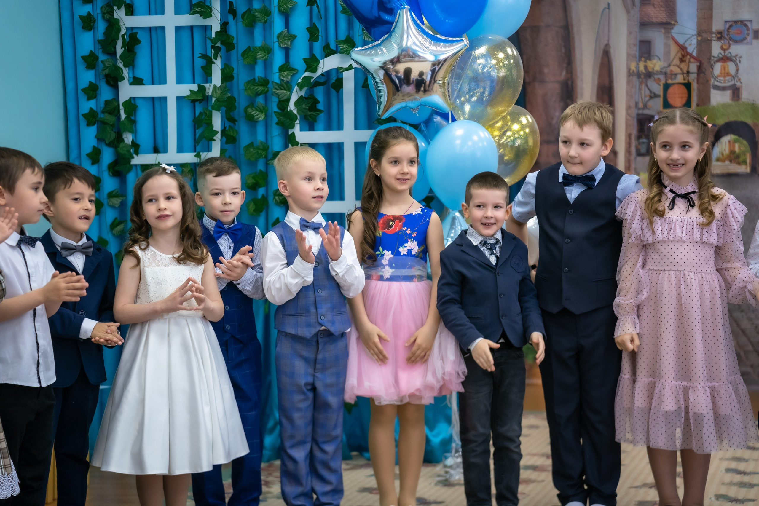 Фотограф на выпускной в детский сад, выгодно сразу снимаю видео на две камеры