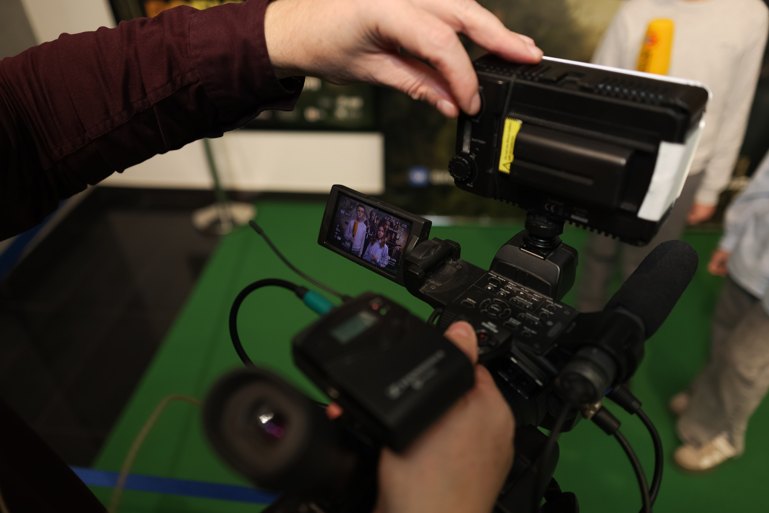 Школа «Останкино» на премьере Робин Гуд. Репортажный фотограф видеограф в Москве Ольга Плаксина