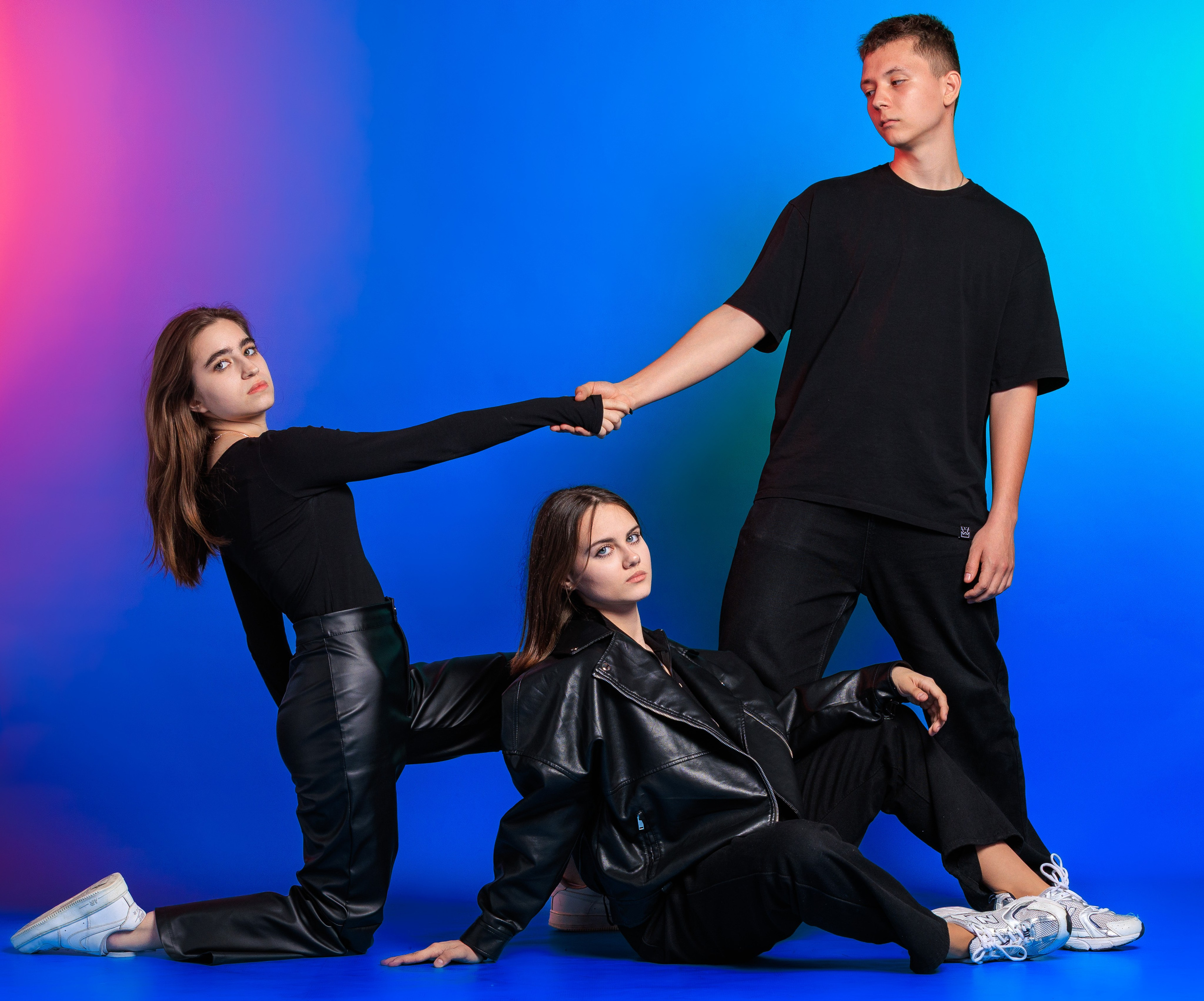 Смотреть фотки в фотостудии. Выпускные альбомы Геленджик, Новороссийск, Краснодар, Туапсе