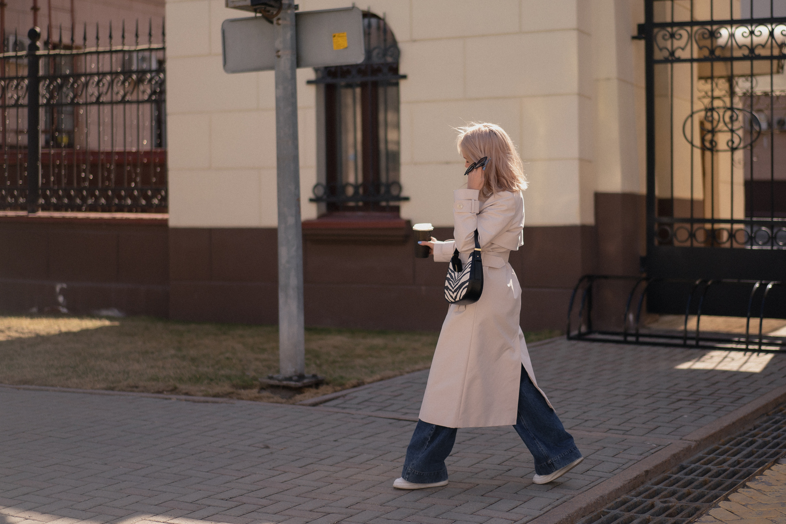 Фотопрогулка с кофе по городу