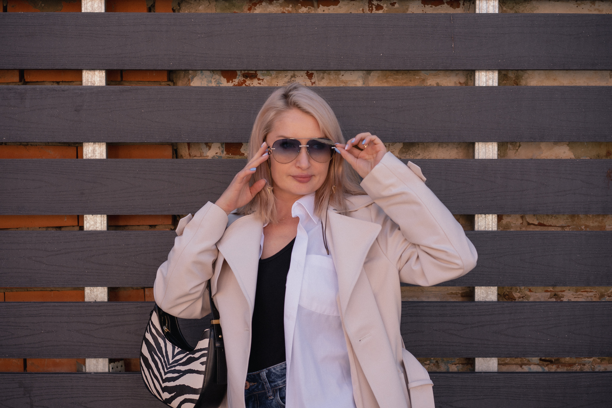 Стильный портрет девушки фото