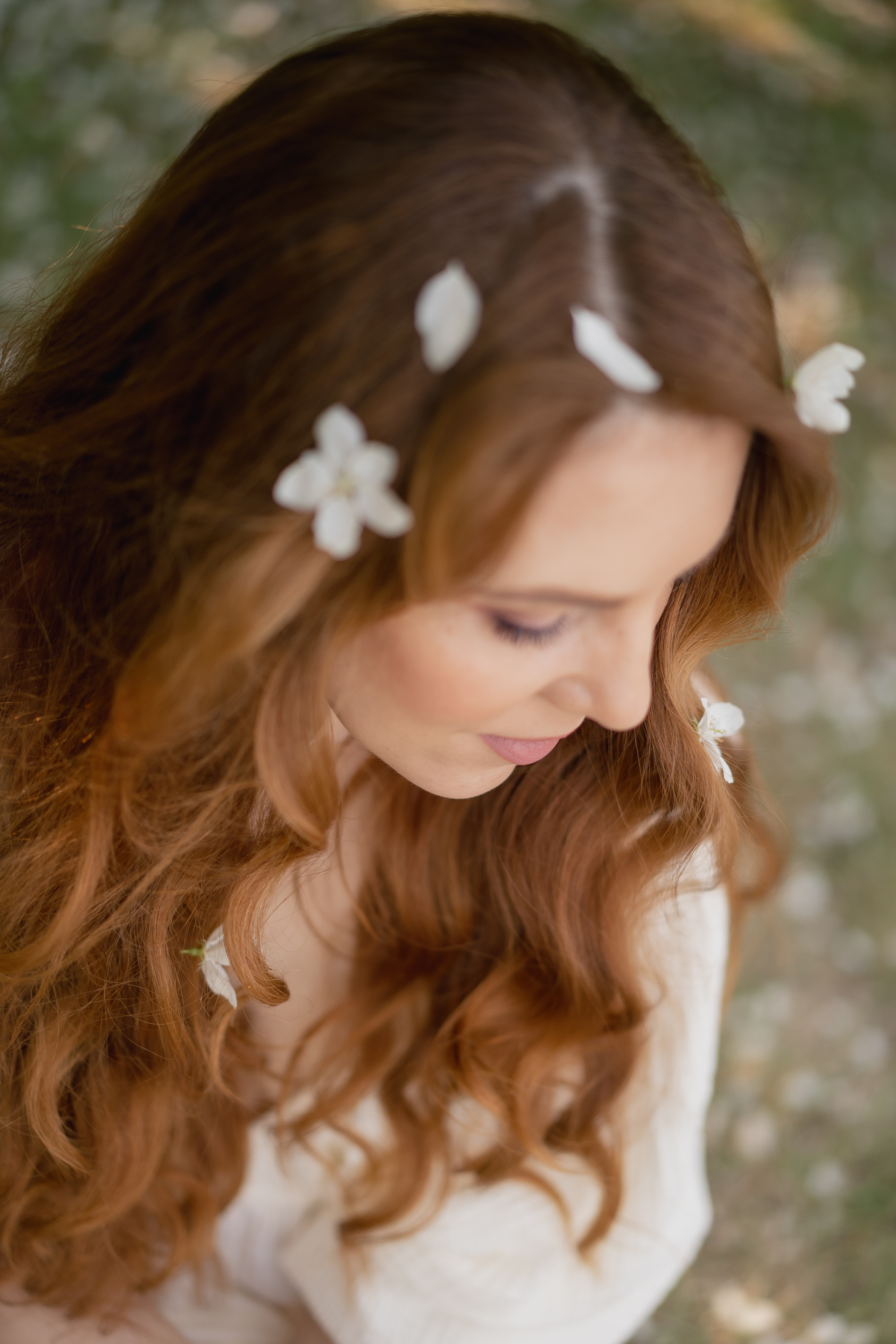 Фотосессия в цветущих яблонях. Рыжкова Елена — контент фотограф Москва Тюмень. Стилизация съемки