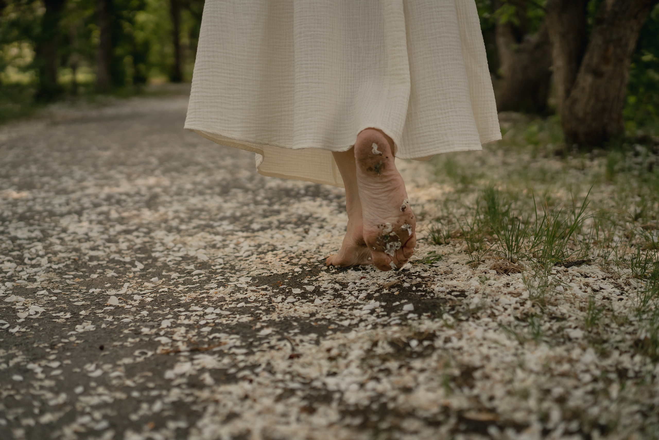 Фотосессия в цветущих яблонях. Рыжкова Елена — контент фотограф Москва Тюмень. Стилизация съемки