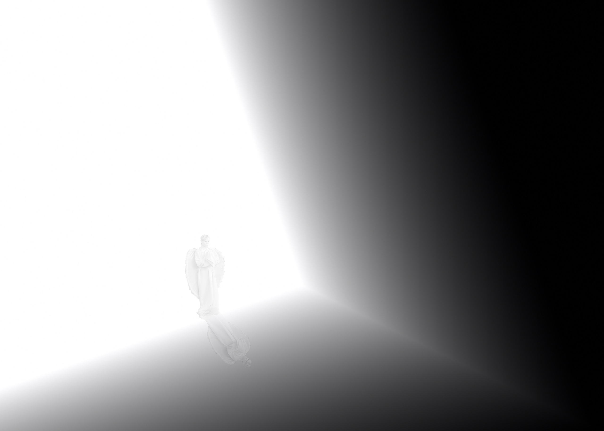 В замкнутом пространстве не надо искать дверь, она откроется сама.