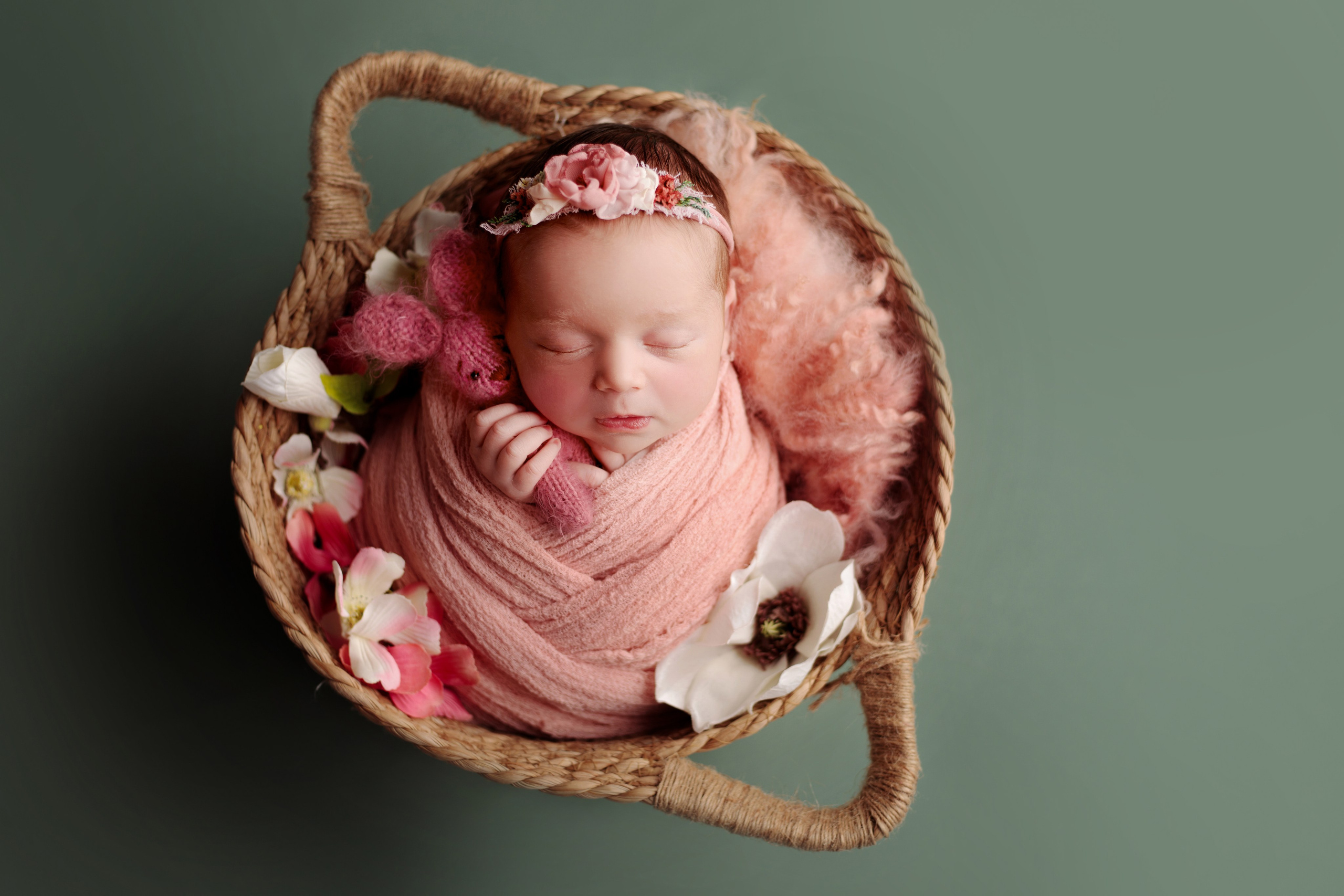 Новорожденные. Детский фотограф новорожденных Москва. годики под ключ. своя студия
