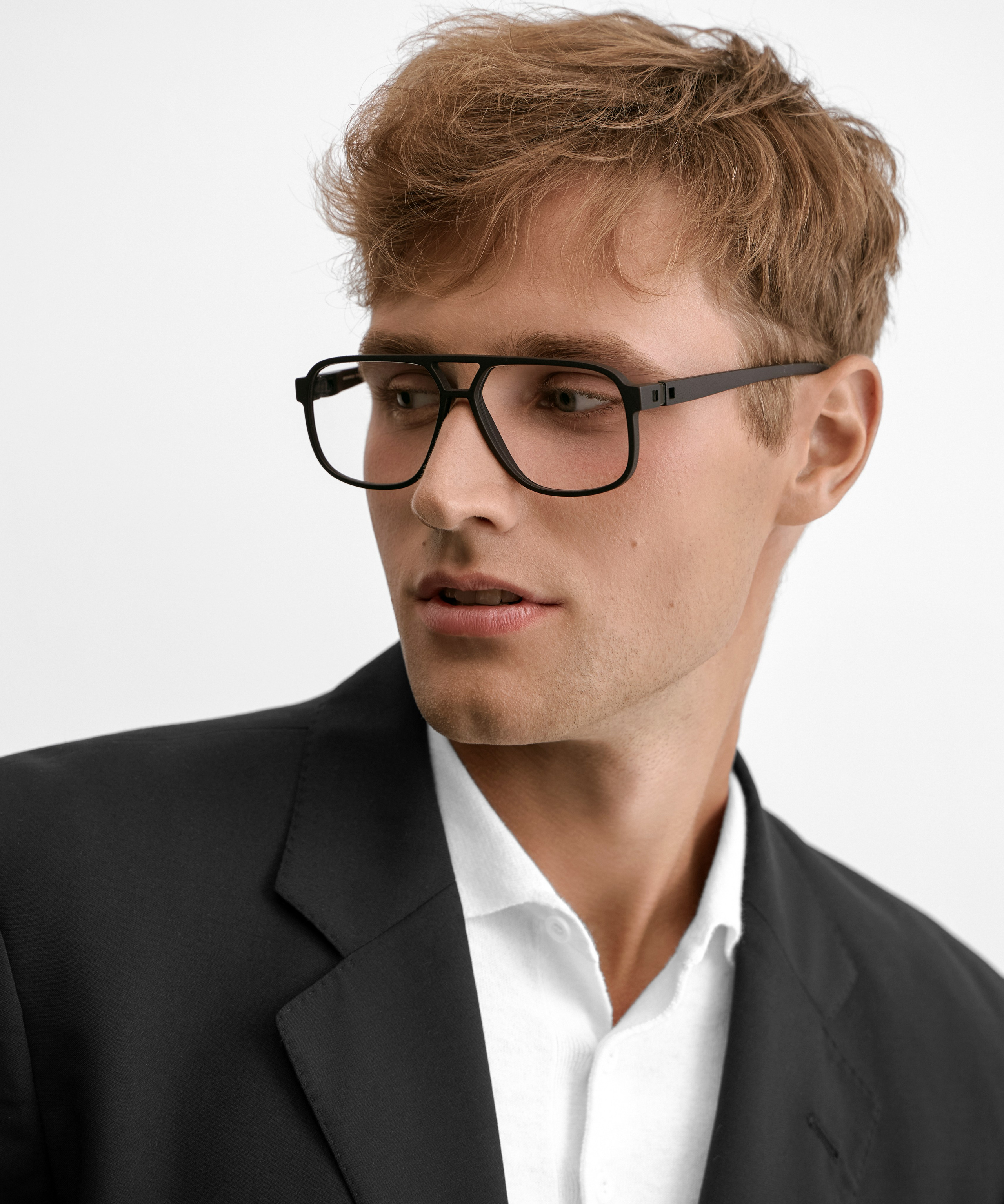 Игорь, 187 см, 48-50 р-р. KED Production — продакшн из СПб. Создаём фото, видео и контент, который помогает брендам и селлерам продавать больше