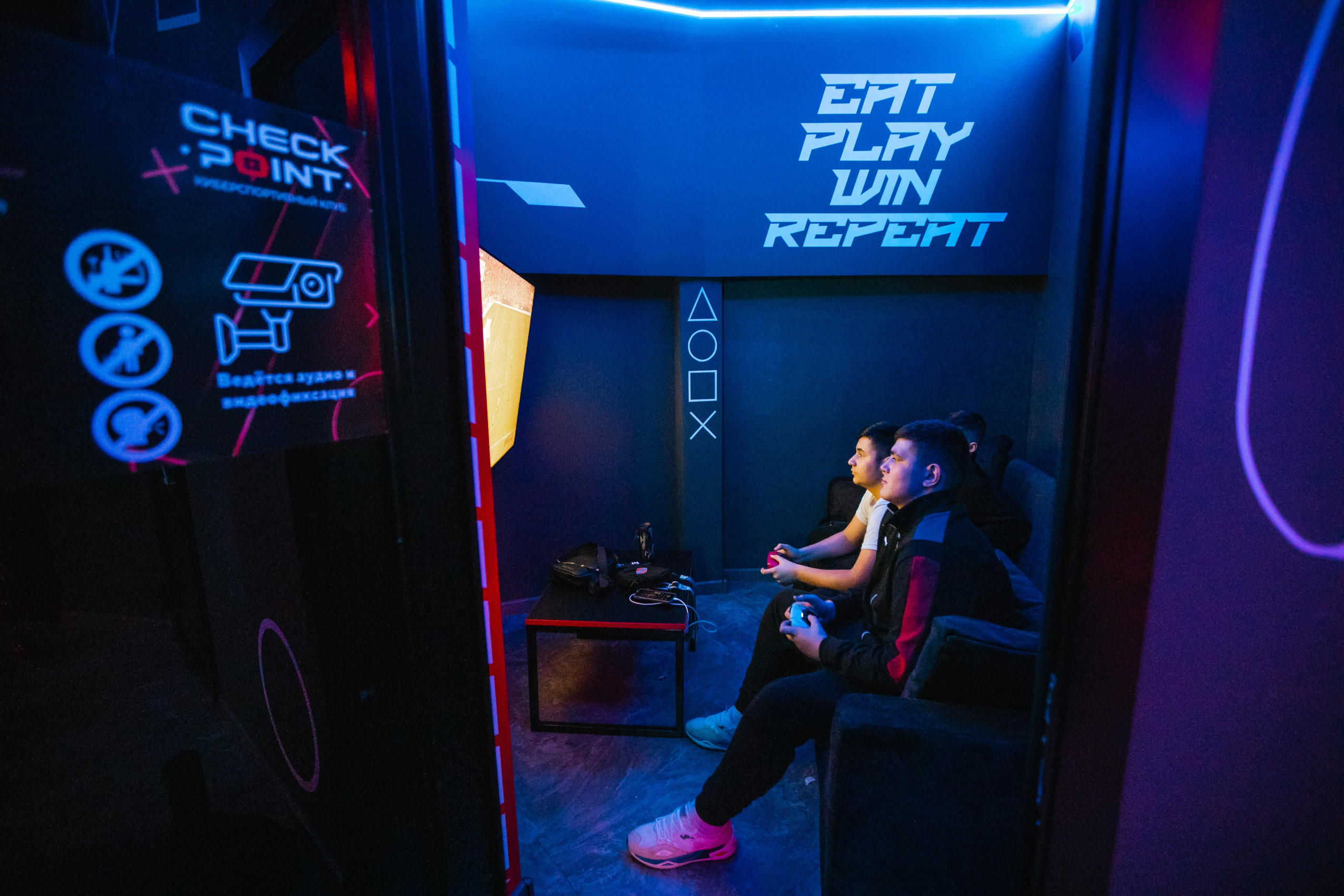 Открытие клуба Checkpoint 2. Роман Урумбаев фотограф Нижневартовск