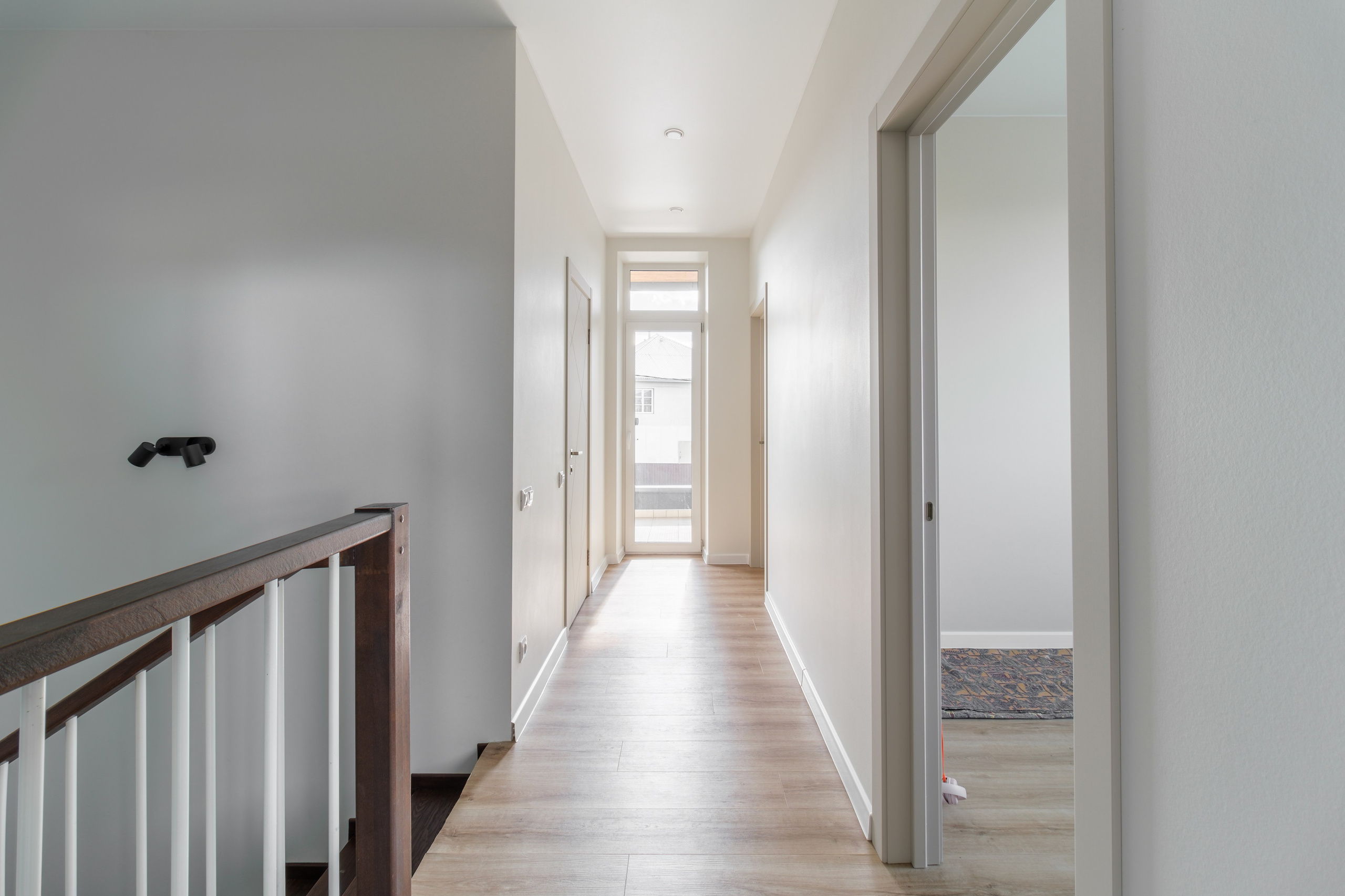 Двухэтажный дом, Вайя