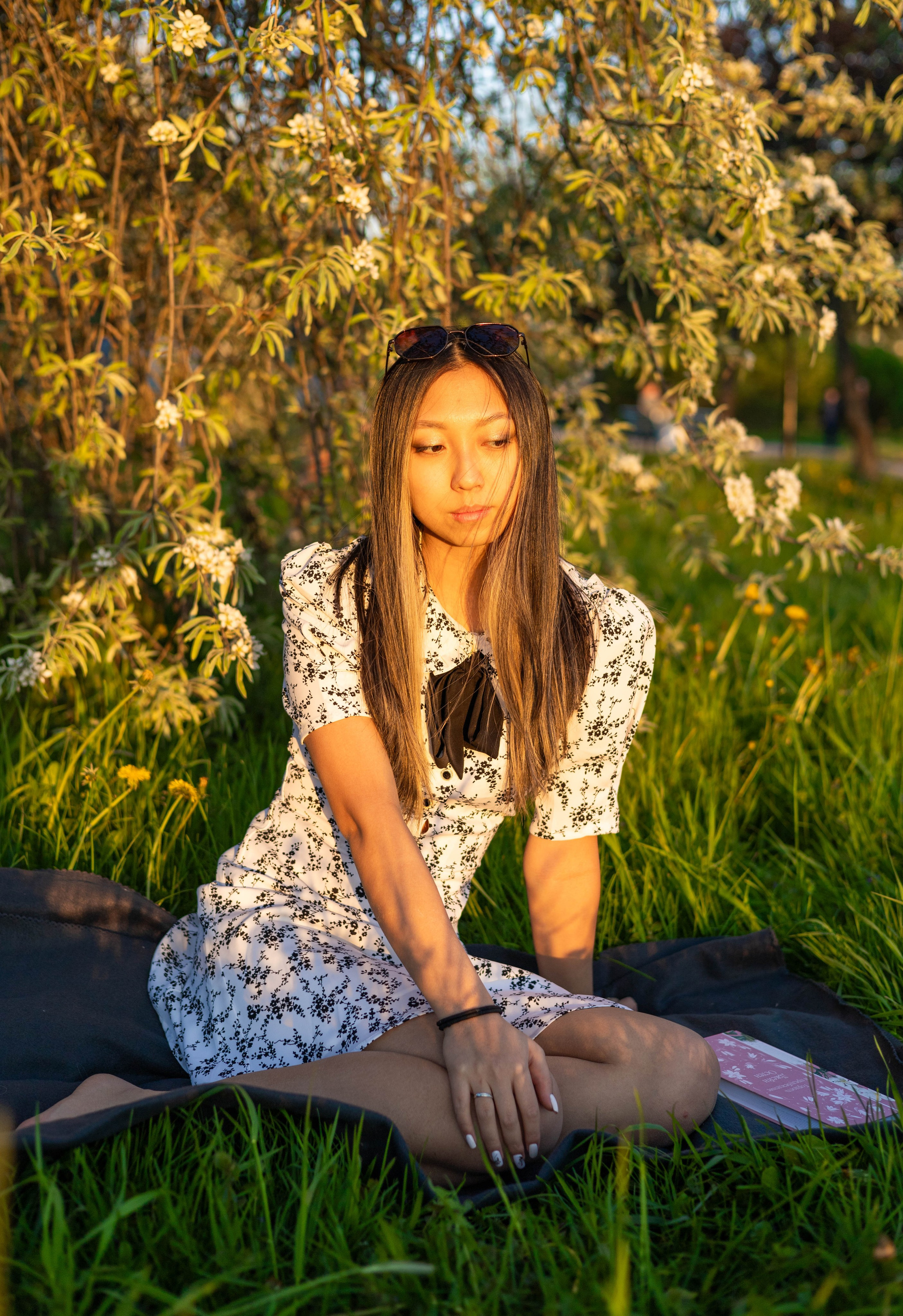 Виктория. Яблоневый сад. Портретный фотограф Панферова Регина г. Санкт-Петербург, г. Казань