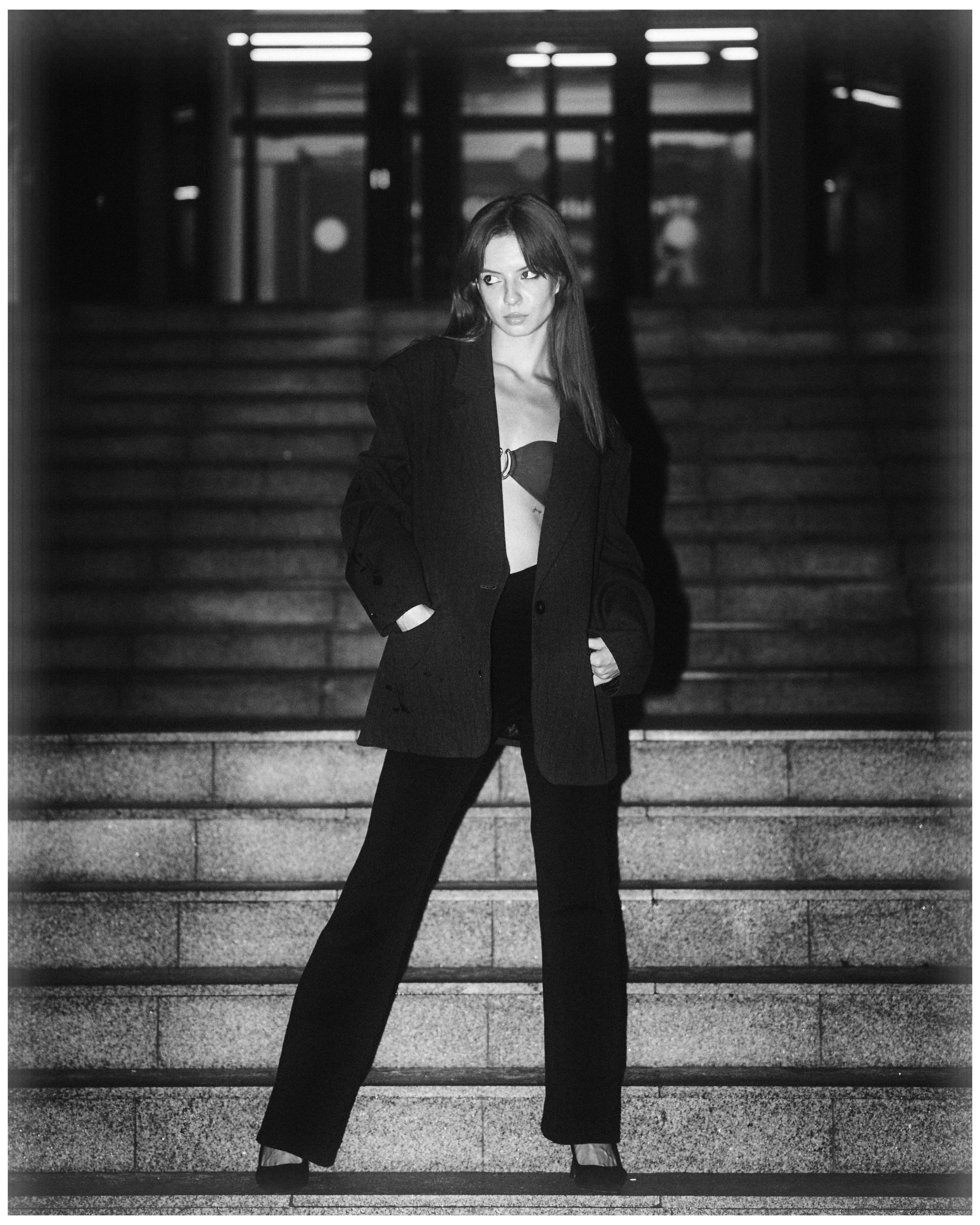 Ночная Фотосессия Алёна. Фэшн-фотография и портреты в Владивостоке. Превращаю съёмку в повествование — создаю образы с сюжетом, которые остаются в памяти