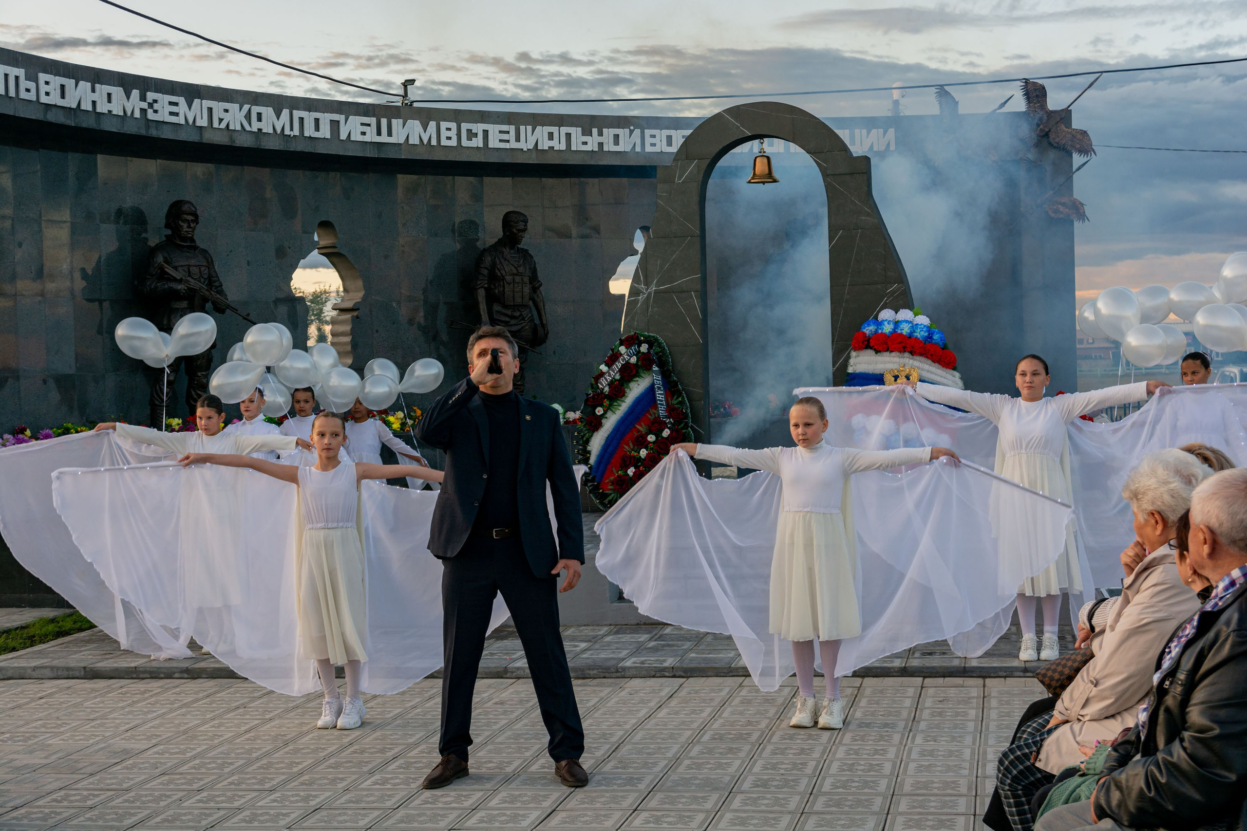 Открытие мемориального комплекса. Фотограф широкого профиля Чита-Цасучей