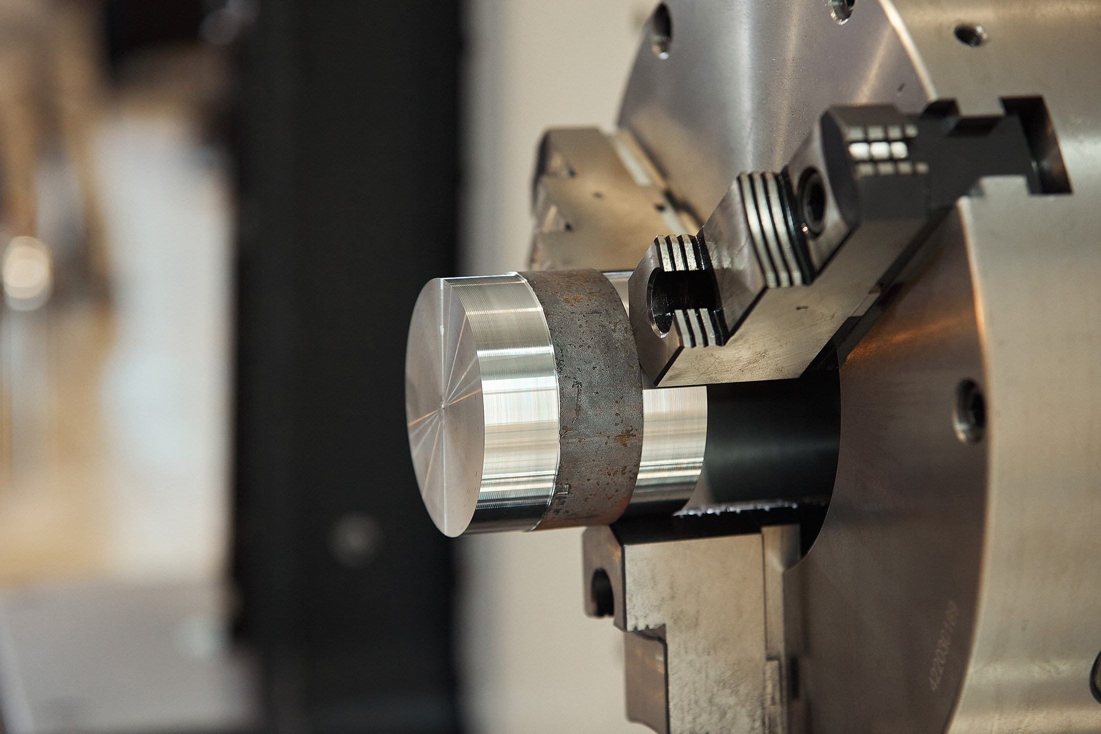 EMG / Международный форум / Презентация нового высокоточного станка. Антон Артюшин, портретный фотограф. Москва