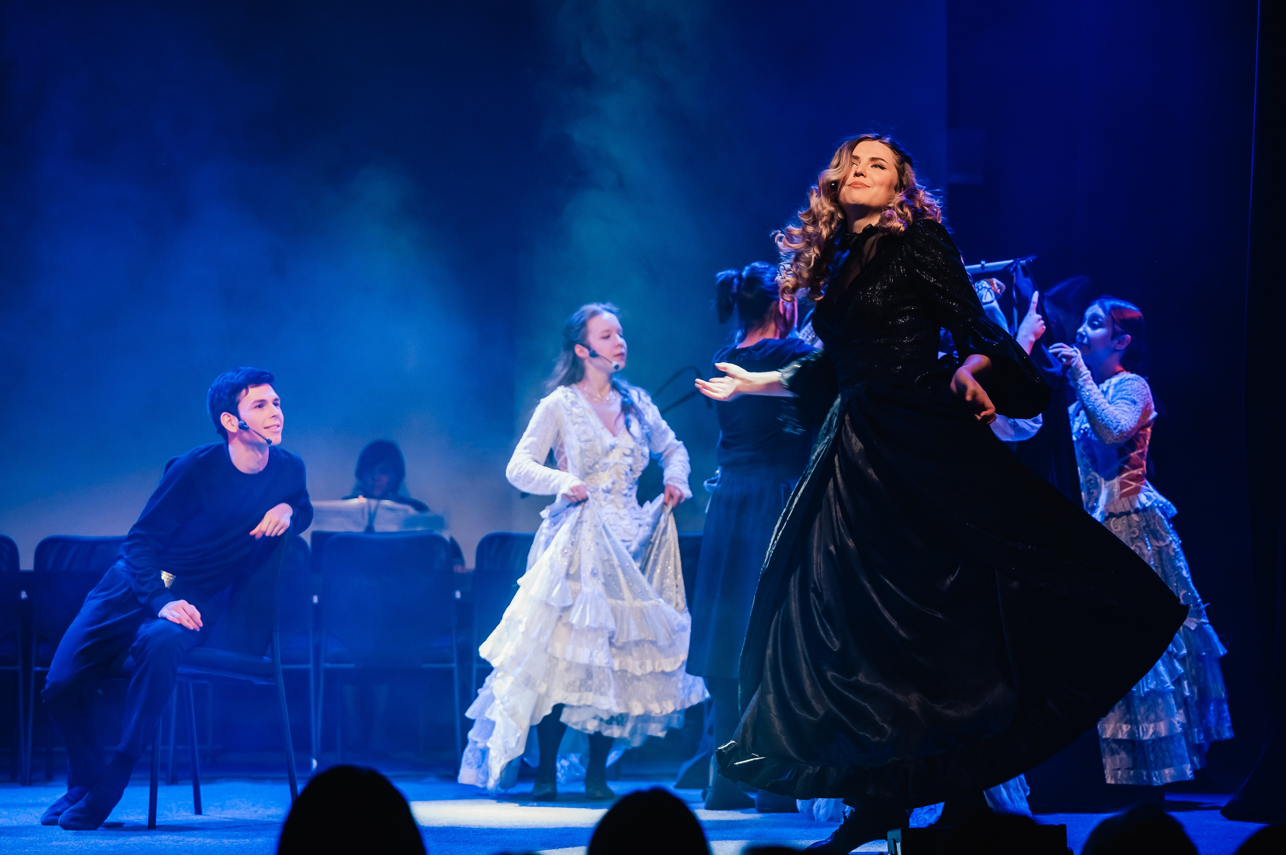 Спектакль «Золушка. Игра в сказку.». Художник по свету Максим Сергачев