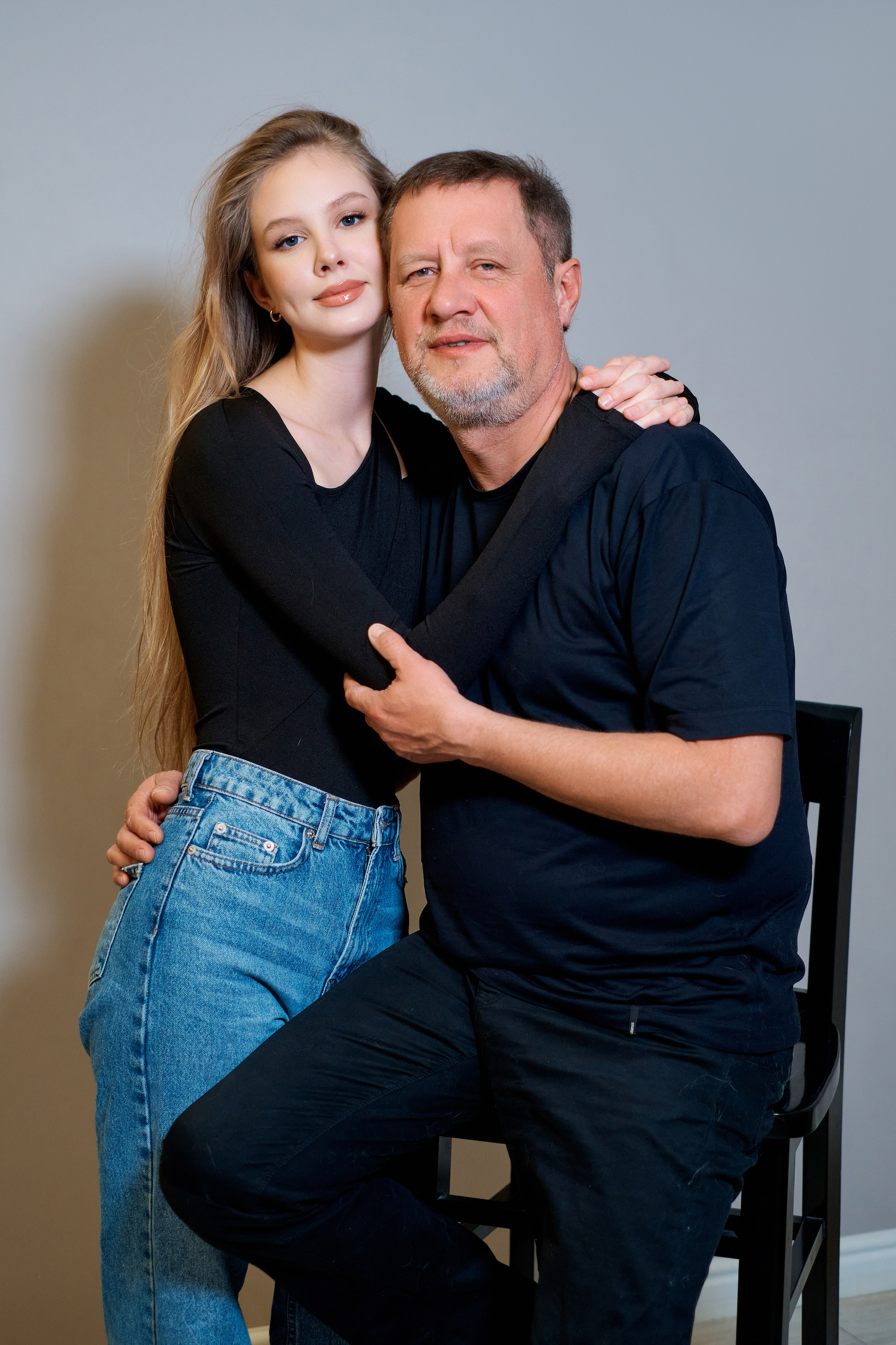 Семейная фотосессия дома. Фотограф Таганрог Анна Трайжон