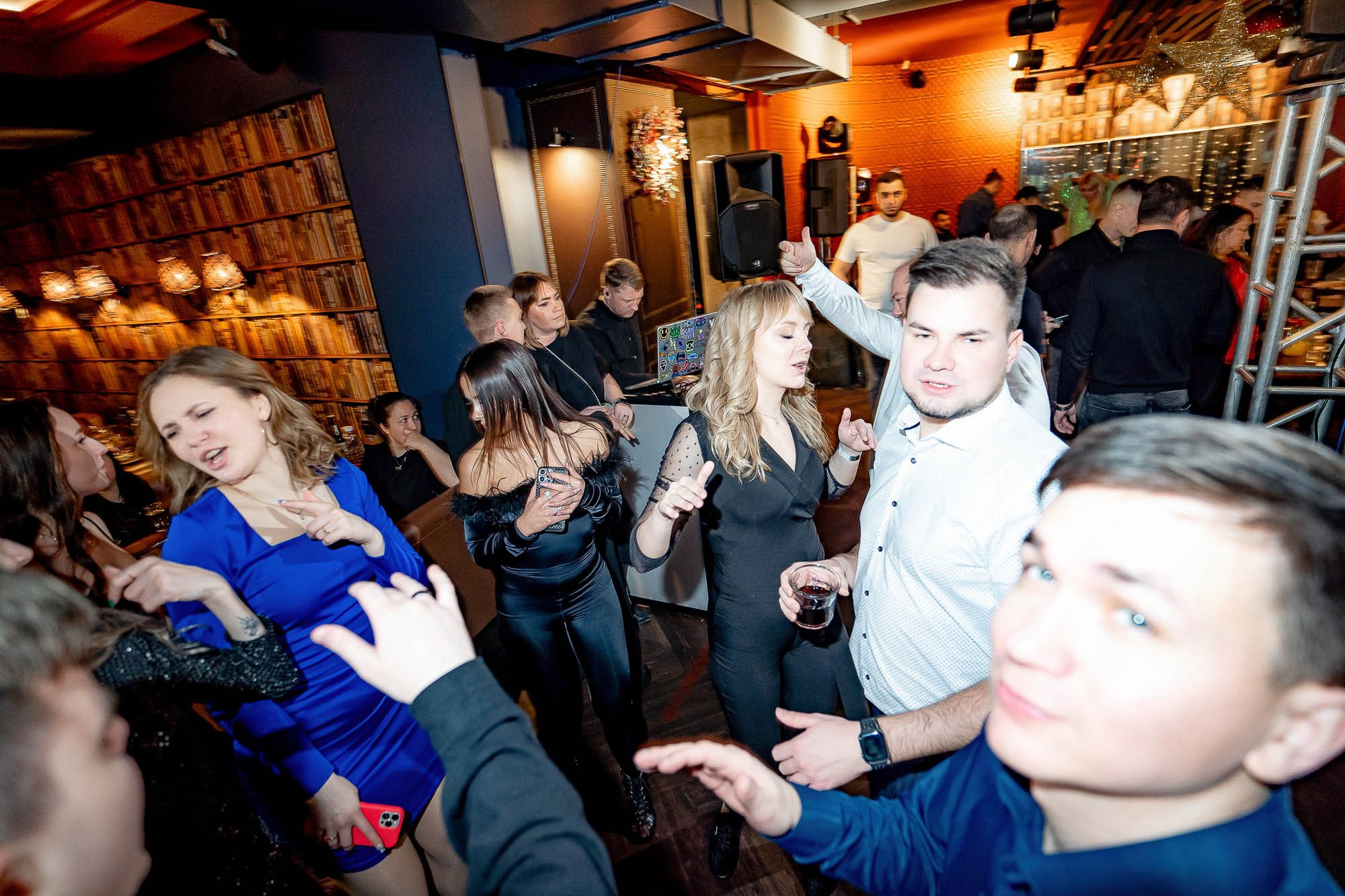 Новый год 2024 в Peoples. Сергей Кошкин. Репортажная и ивент-фотография в Сургуте