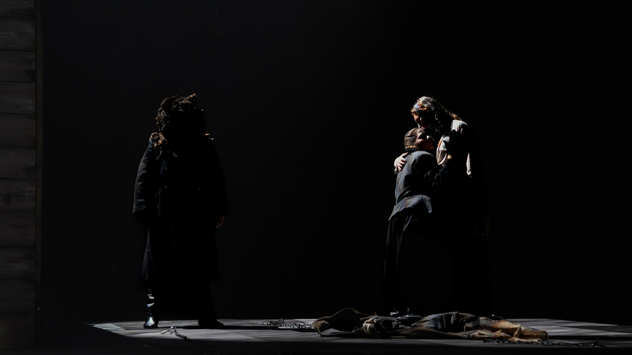 Астраханский Драматический Театр «Леди Макбет». Фотограф Марк Файзулин