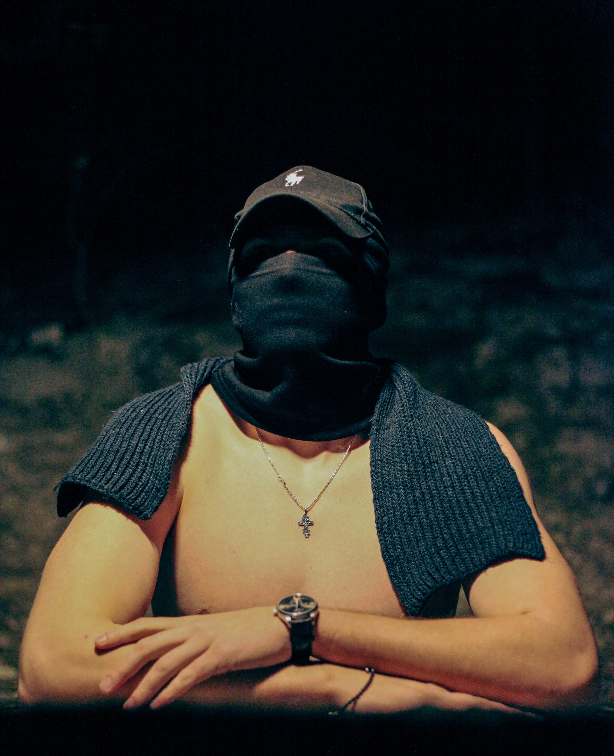 «Затянутая тишина: воспоминания прошлой жизни». Уличный фотограф Города N