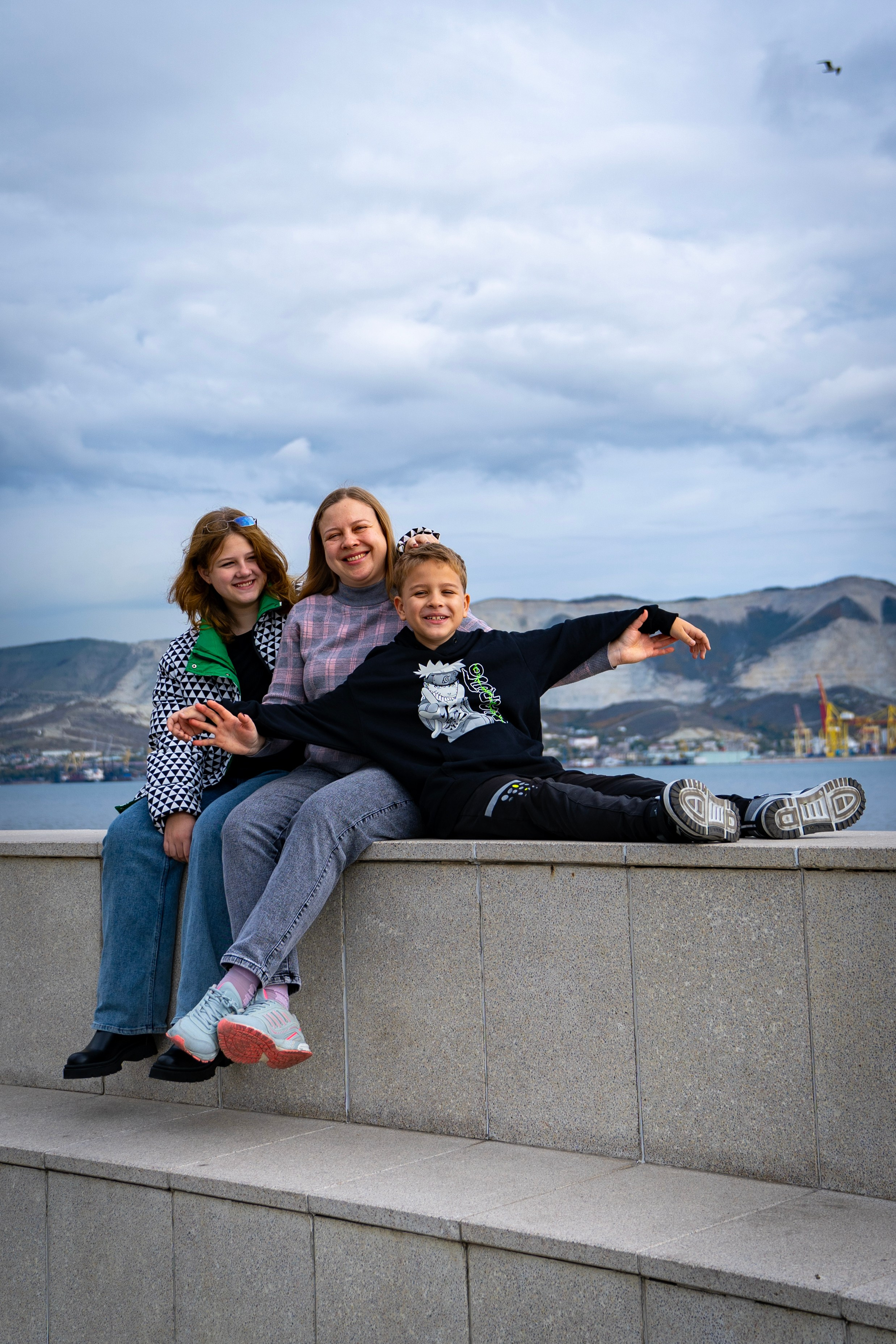 Фотосессия в Новороссийске осенью. Семейный и детский фотограф Екатерина Черняева. Снимаю портреты, love story, фотопрогулки, работаю на улице, в кафе, студии, дома у клиента