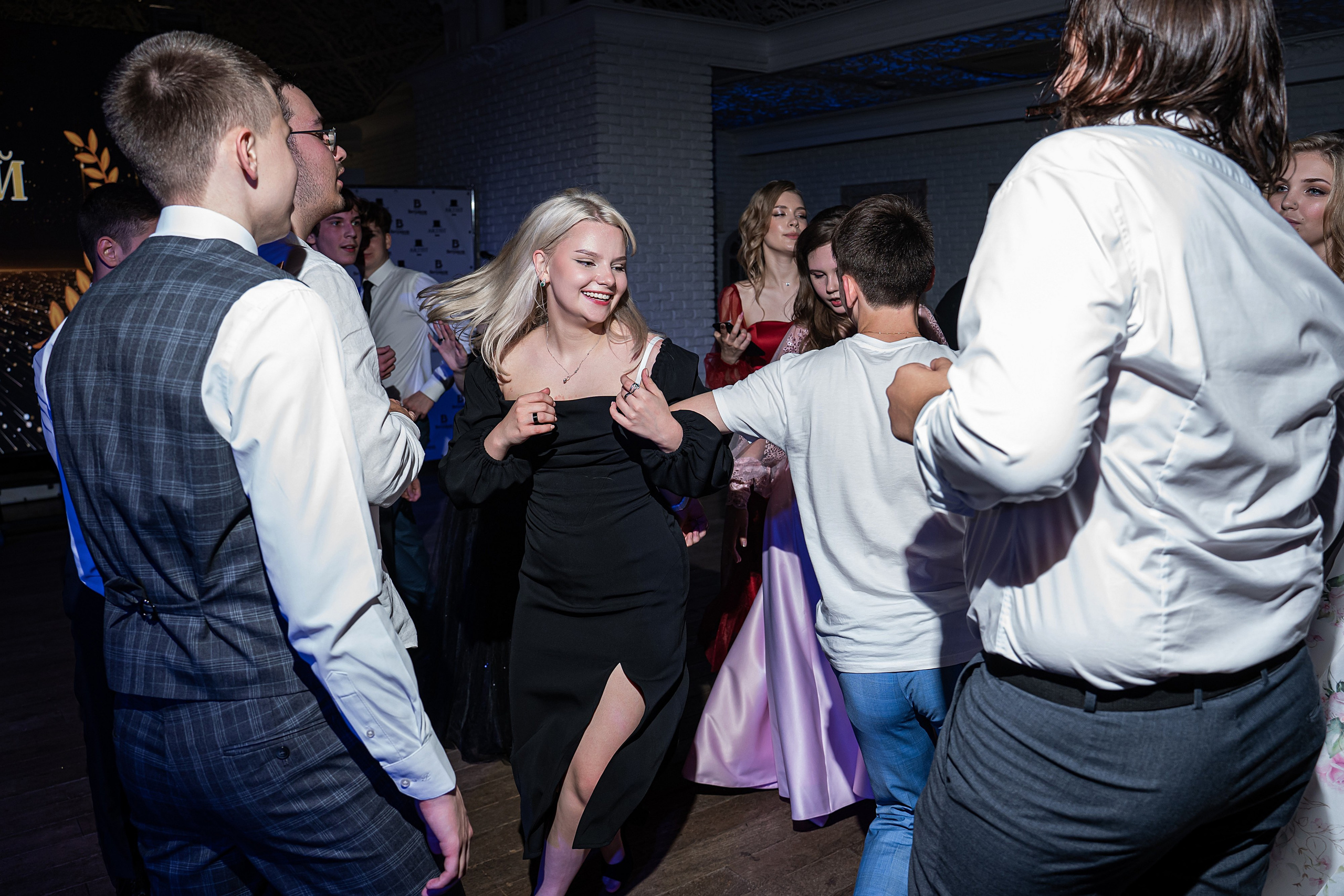 Выпускной 101 школа | Артист. Фотограф в Воронеже Ольга Космодемьянская