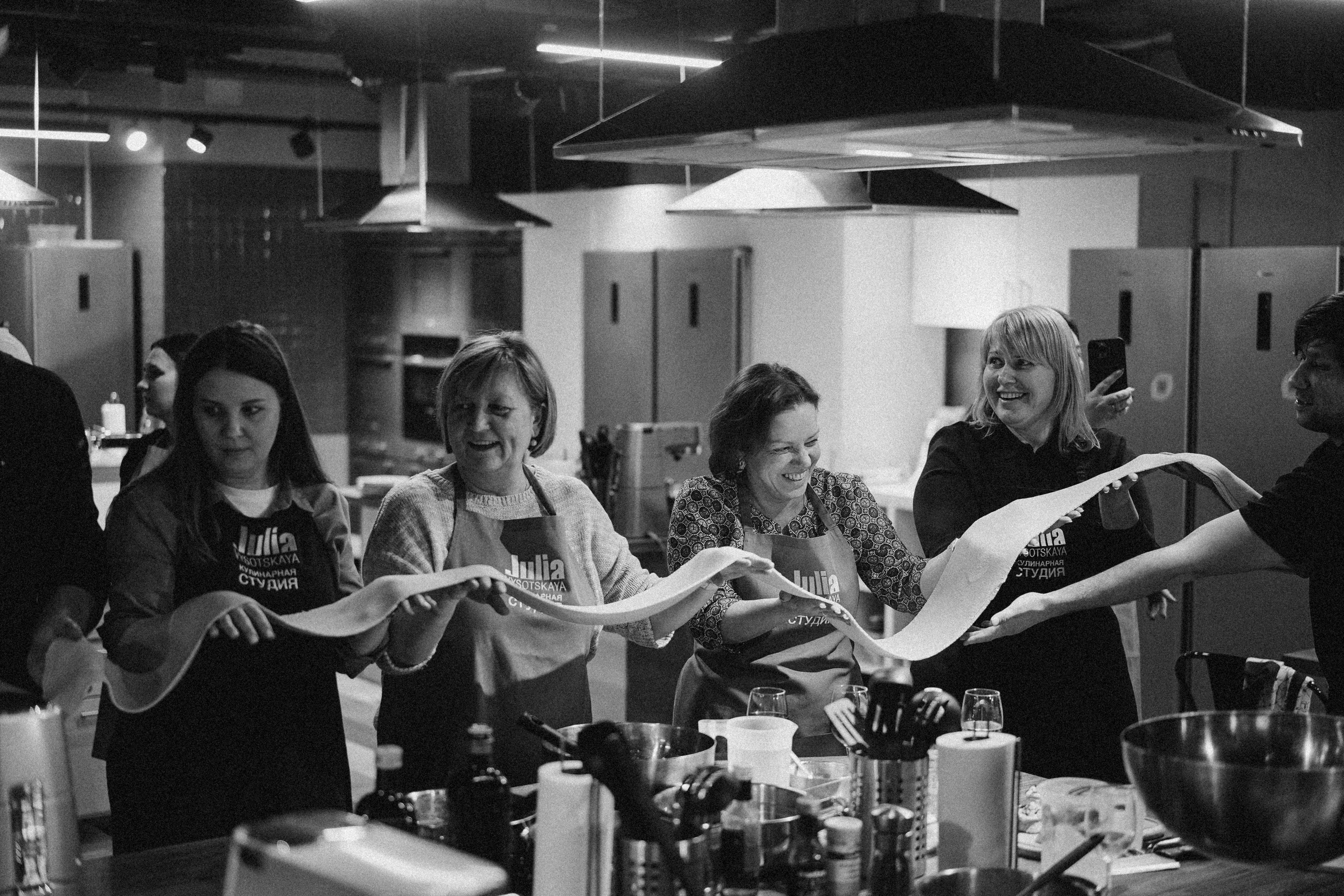 Репортаж с кулинарной студии Юлии Высоцкой. Портретный фотограф в Москве Илья Корненков