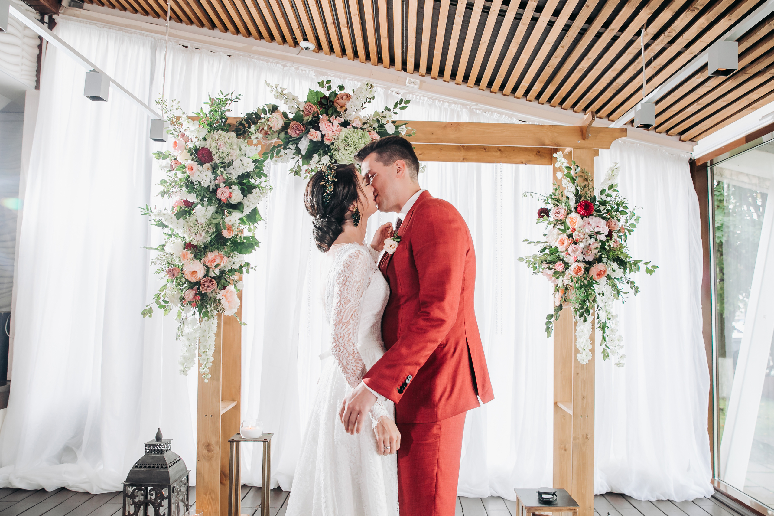 Wedding photographer in Tbilisi & Saint-Petersburg (Spb). Destination wedding photographer Peter Letu