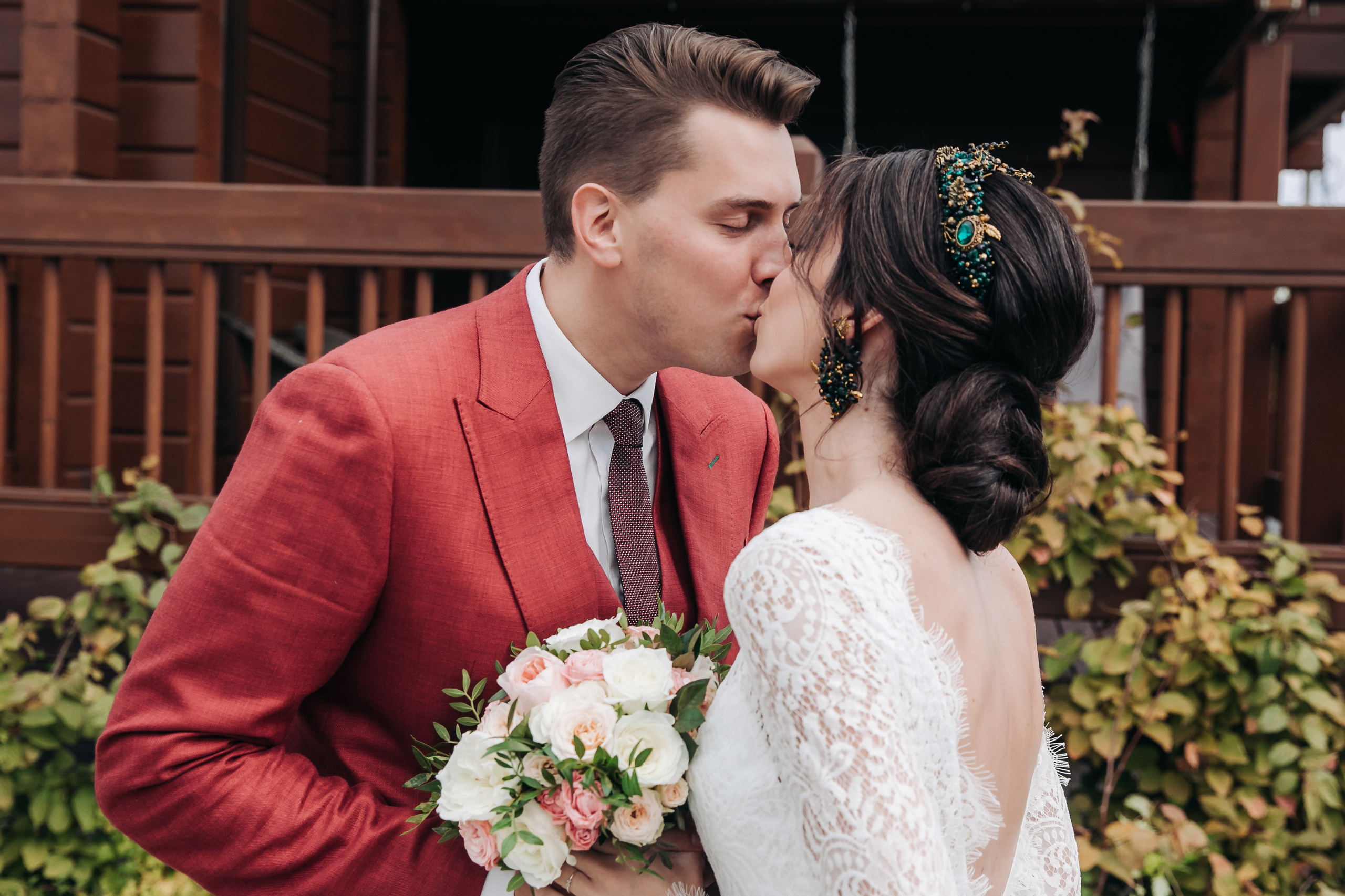 Wedding photographer in Tbilisi & Saint-Petersburg (Spb). Destination wedding photographer Peter Letu