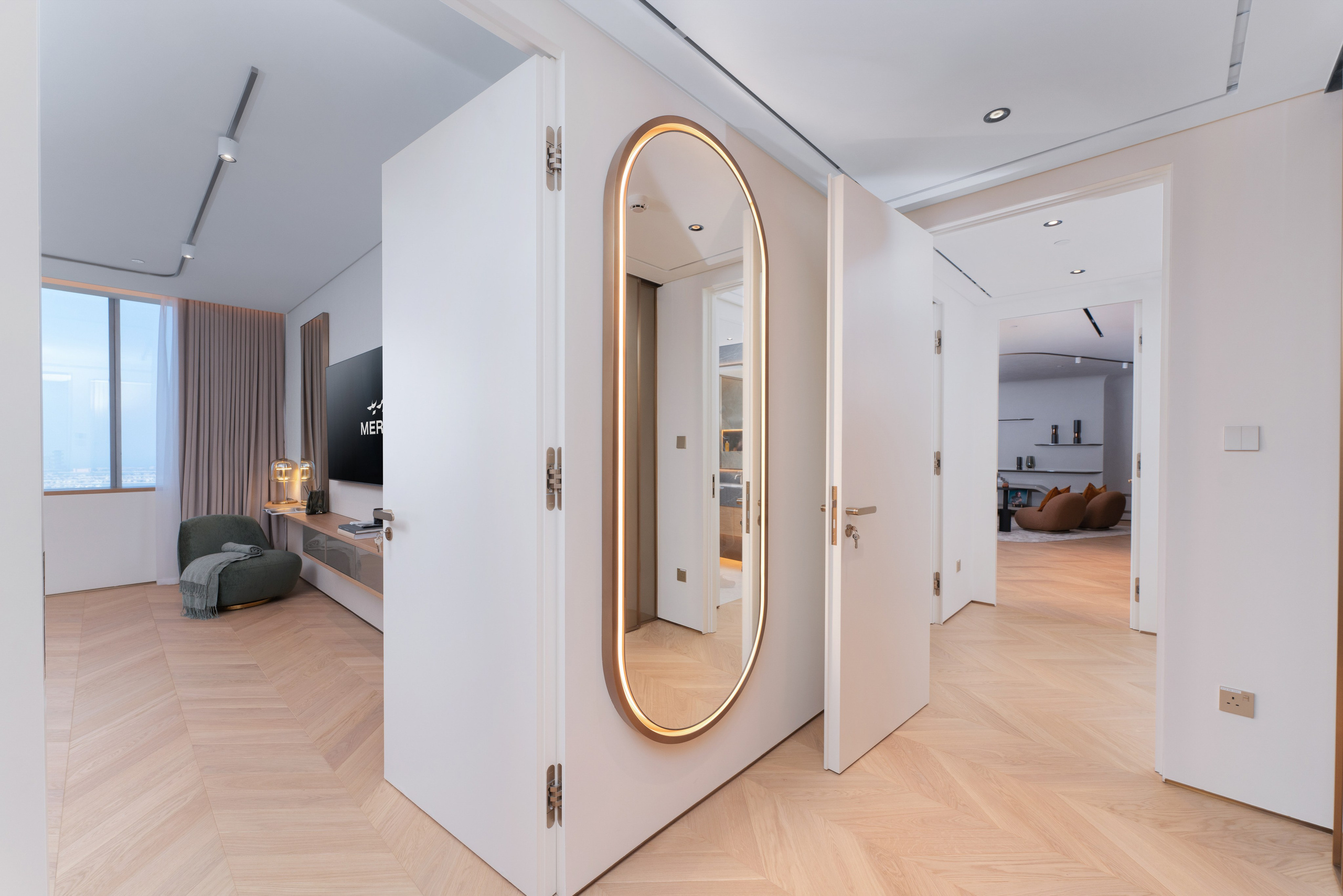 Advertising photographer in Dubai — Maxim Mitrofanov