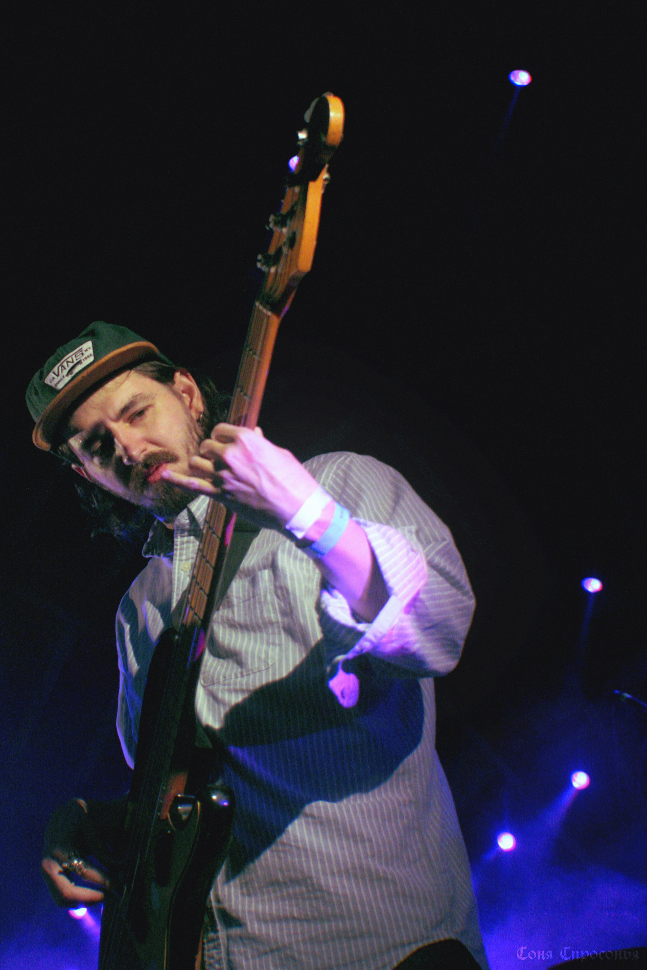 Синестетик 26.08.23. Концертный и портретный фотограф в Москве Соня Спросонья