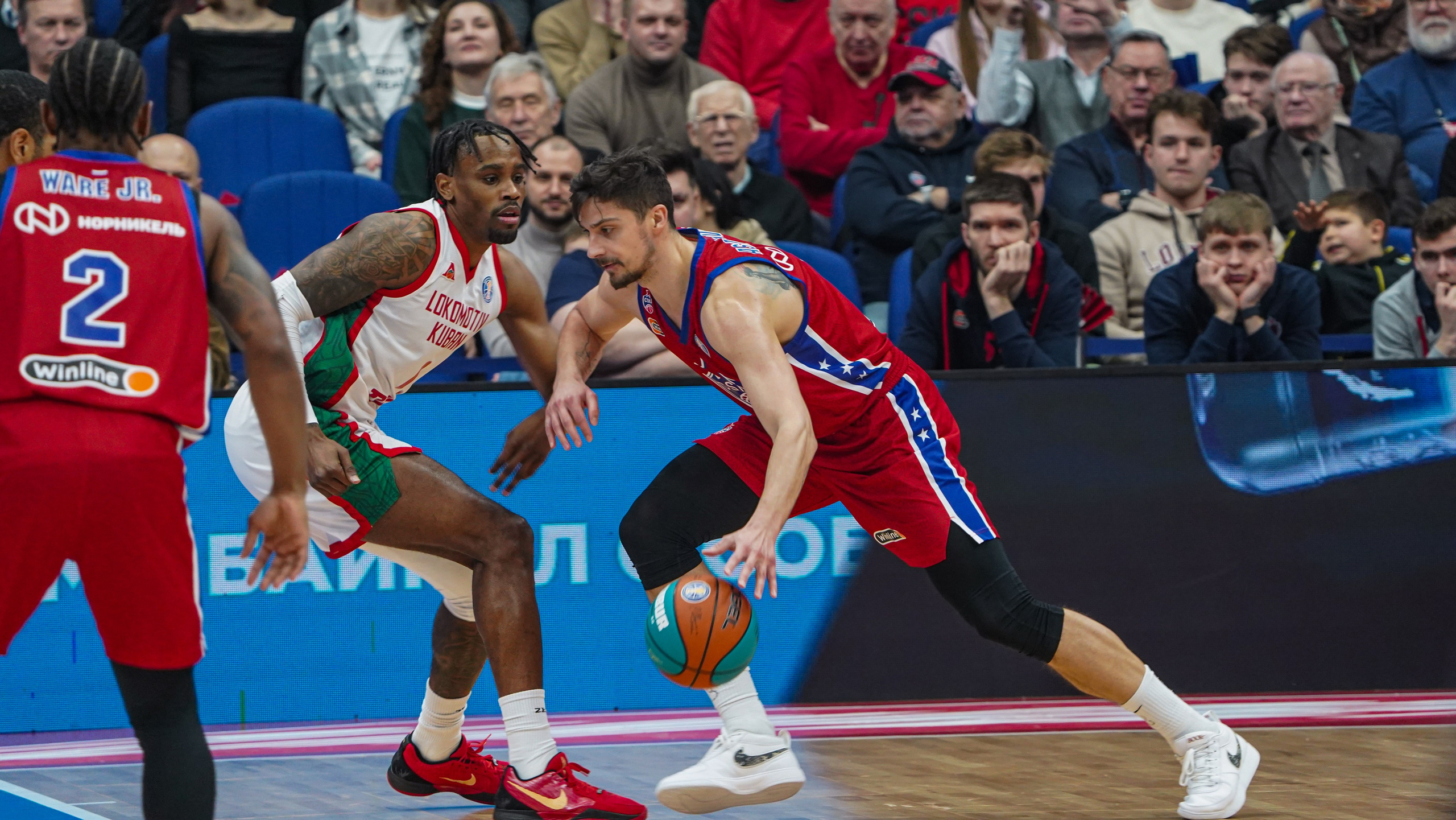 Баскетбол. ЦСКА-Локомотив Кубань (19.01.25). Автомобильный фотограф Шакая Кирилл