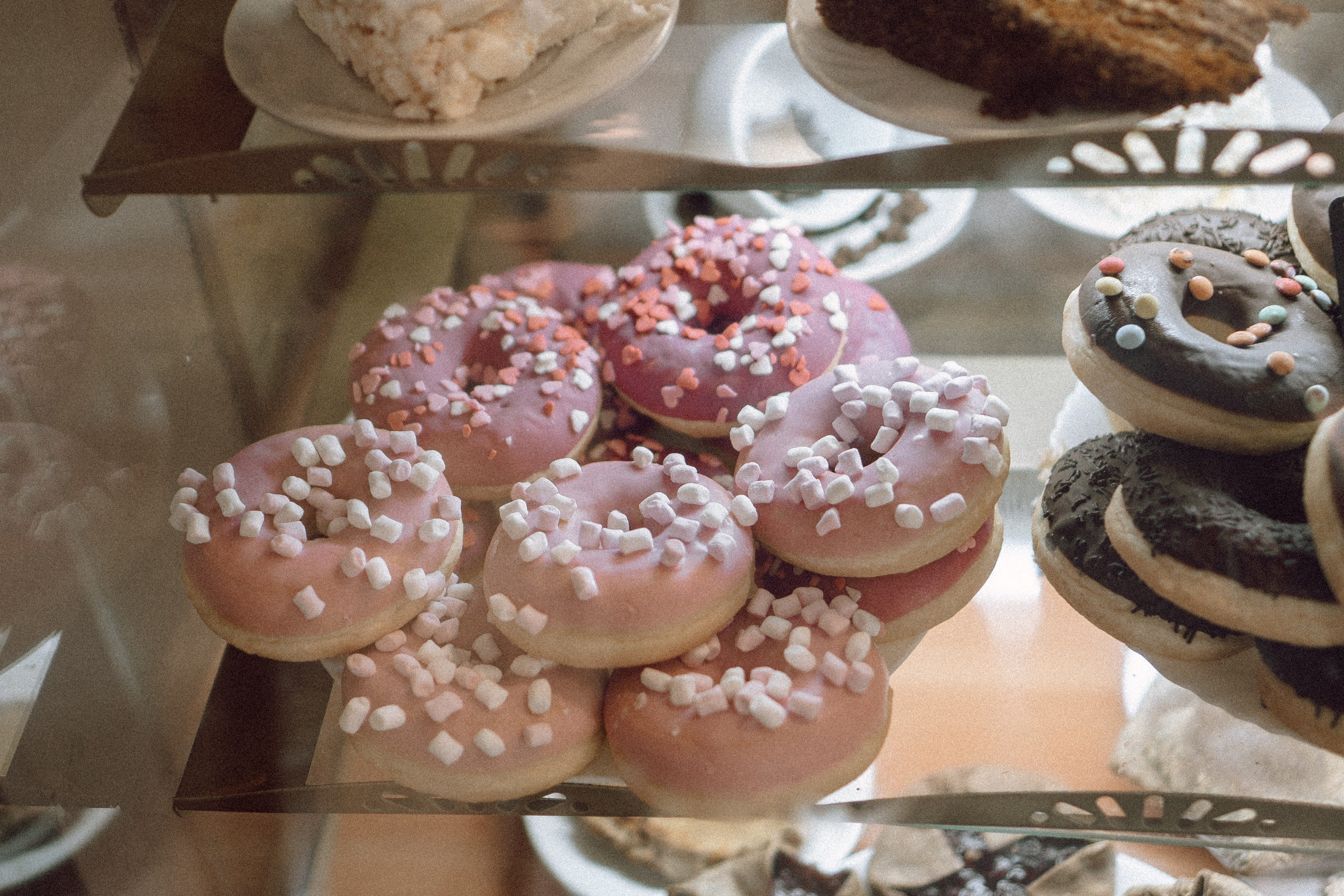 СВАДЕБНАЯ ФОТОСЕССИИЯ ПАРЫ В ГОРОДЕ ПРИОЗЕРСК В СОСНОВОМ ЛЕСУ И С ПИКАПОМ. Профессиональный фотограф, Санкт-Петербург — Виктория Богомолова