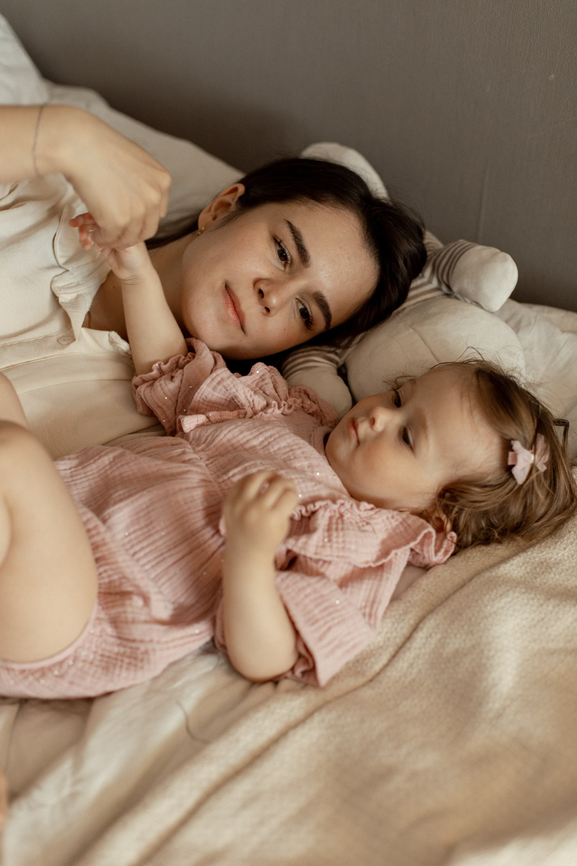 Домашняя фотосессия мама и дочка. Семейный фотограф Челябинск