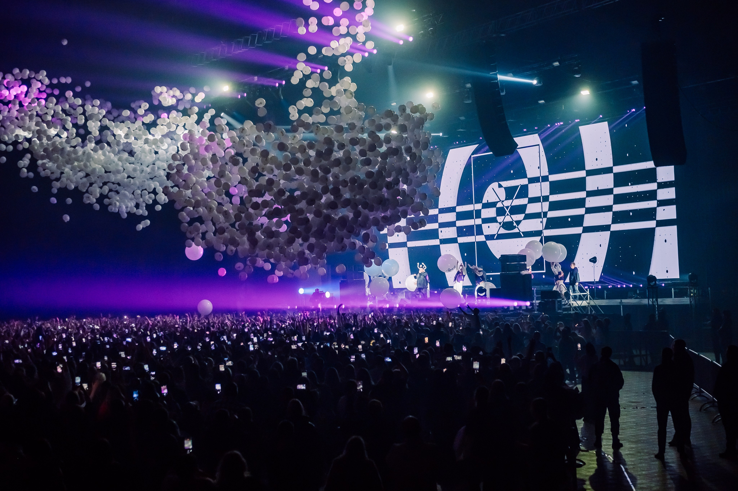 Руки вверх в Ледовом Дворце 15.11.2025. Детский фотограф, семейный фотограф и репортажи в Кемерово