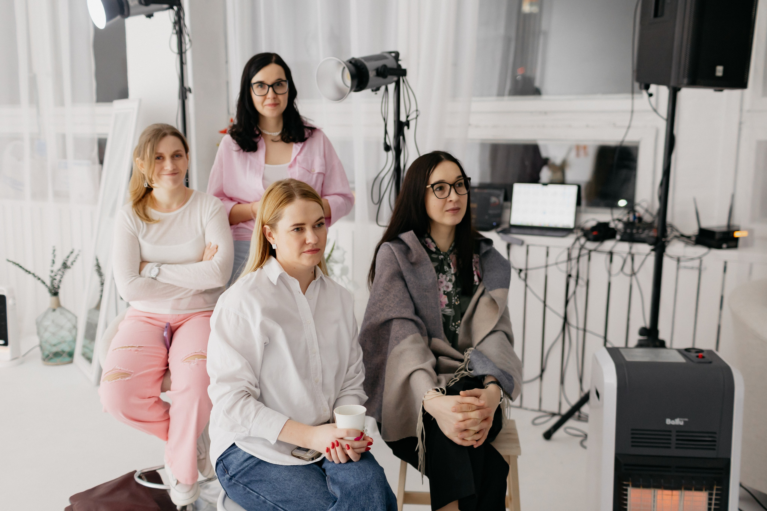 Девичник. Фотостудия «LIGHT ROOM», творческое пространство с полноценной кухонной зоной в Бресте
