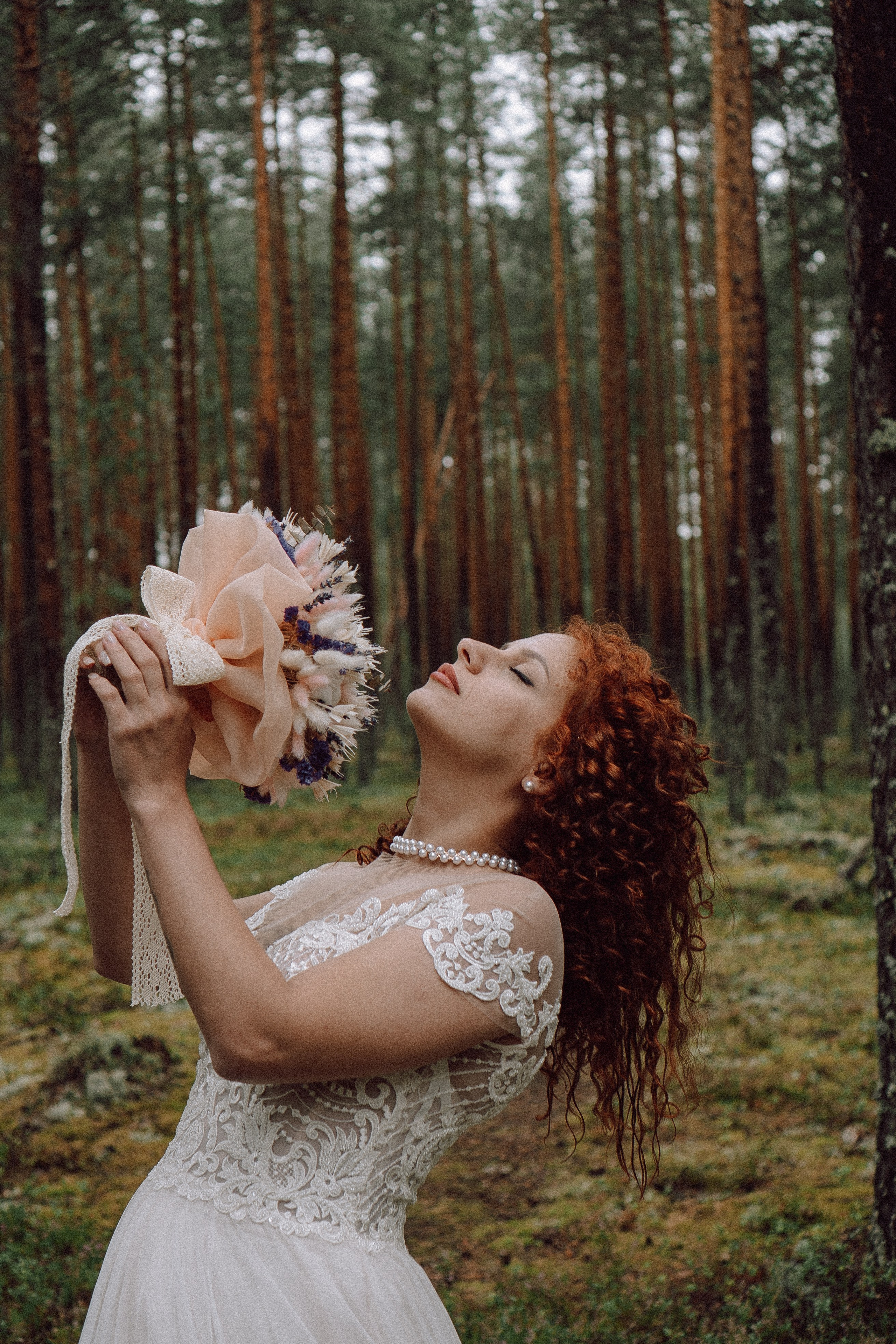 СВАДЕБНАЯ ФОТОСЕССИИЯ ПАРЫ В ГОРОДЕ ПРИОЗЕРСК В СОСНОВОМ ЛЕСУ И С ПИКАПОМ. Профессиональный фотограф, Санкт-Петербург — Виктория Богомолова