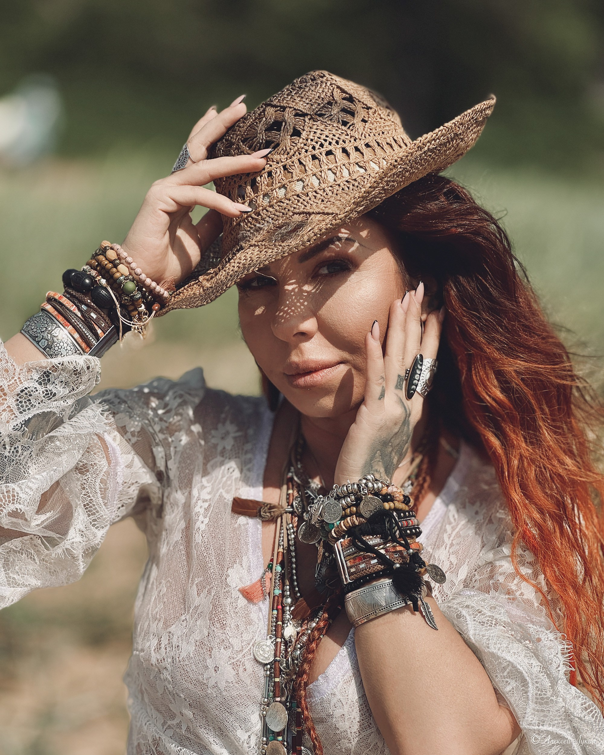 Фотосессия в студии, услуги и цены у профессионального портретного фотографа в СПб. Фотостудия, Портрет, Ню, Будуар, Детская фотосессия. Фотограф Алексей Лукин. Профессиональная фотосъёмка в Санкт-Петербурге. Обработка и Ретушь фотографий